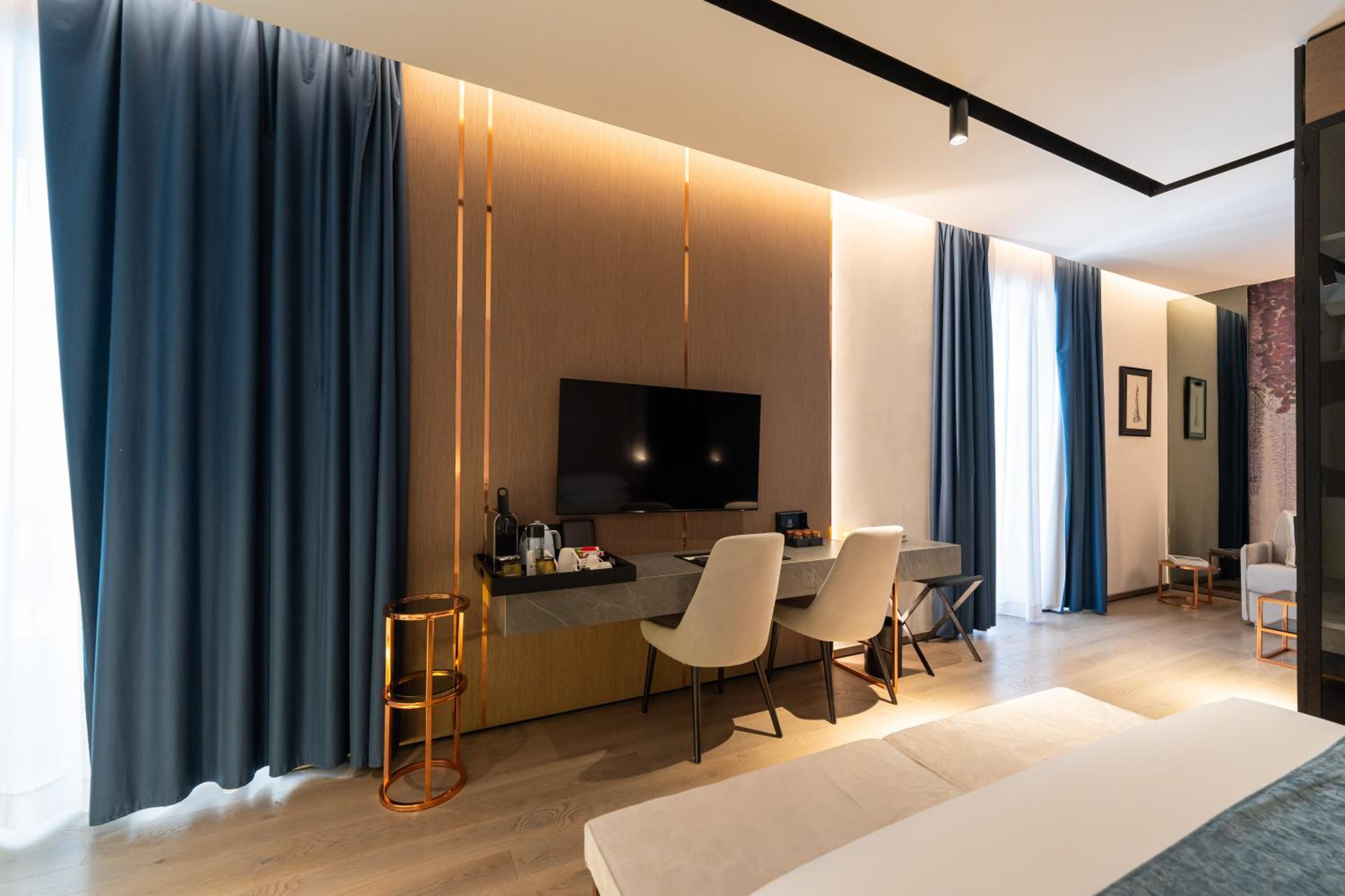 Agra Suites