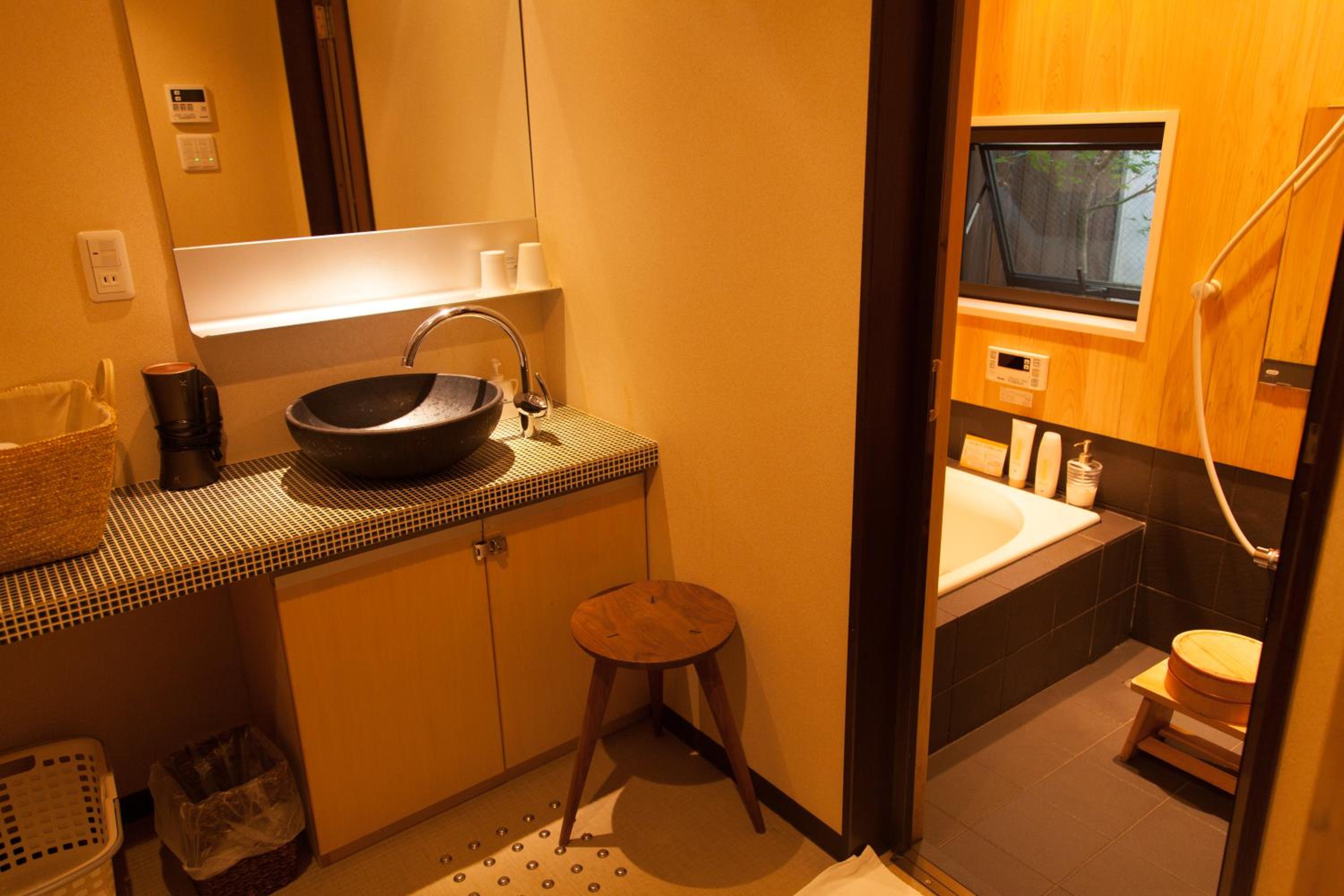 Wakakusa-An Private Machiya near JR Nijo Station view 4