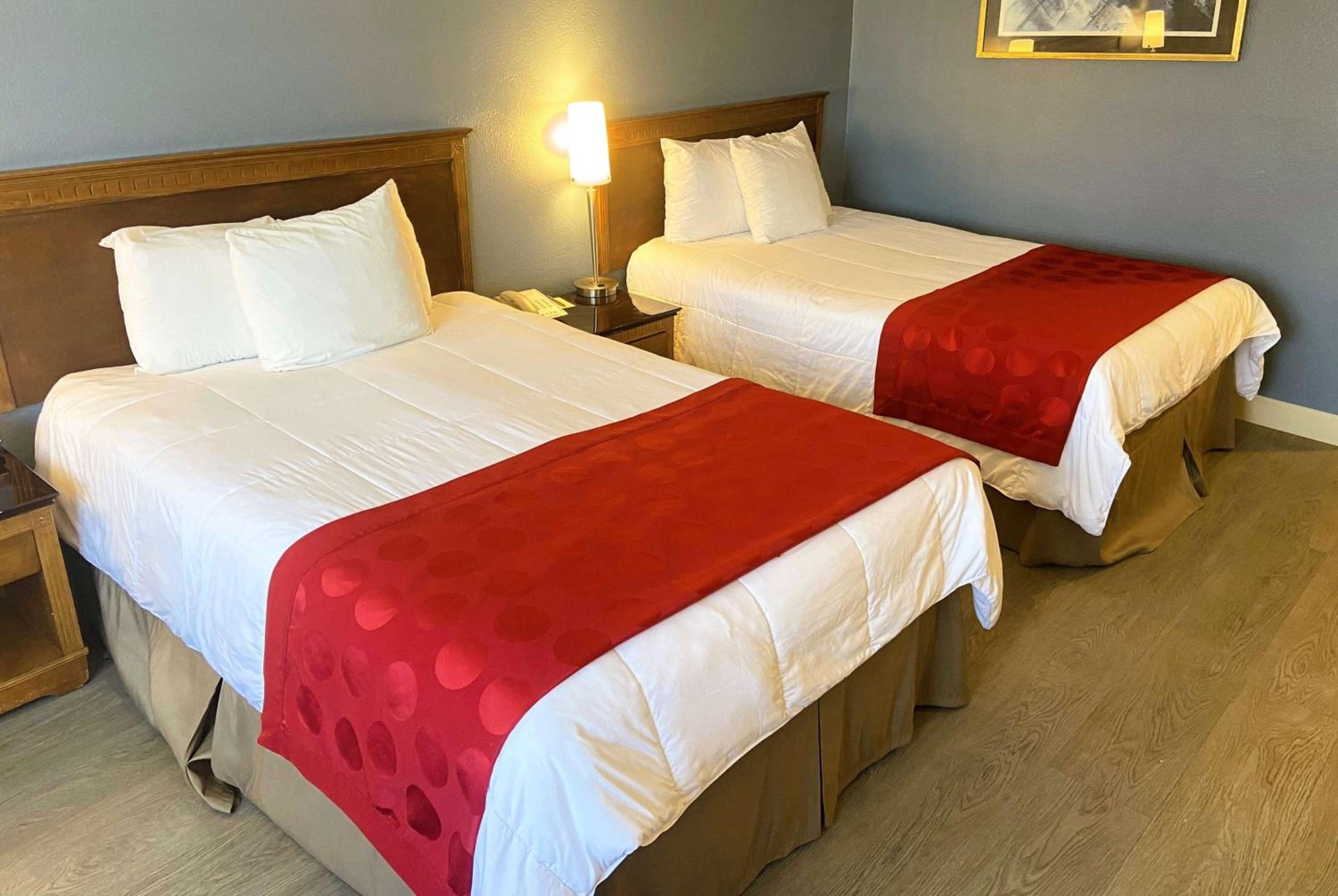 Ramada by Wyndham Los Angeles/Wilshire Center