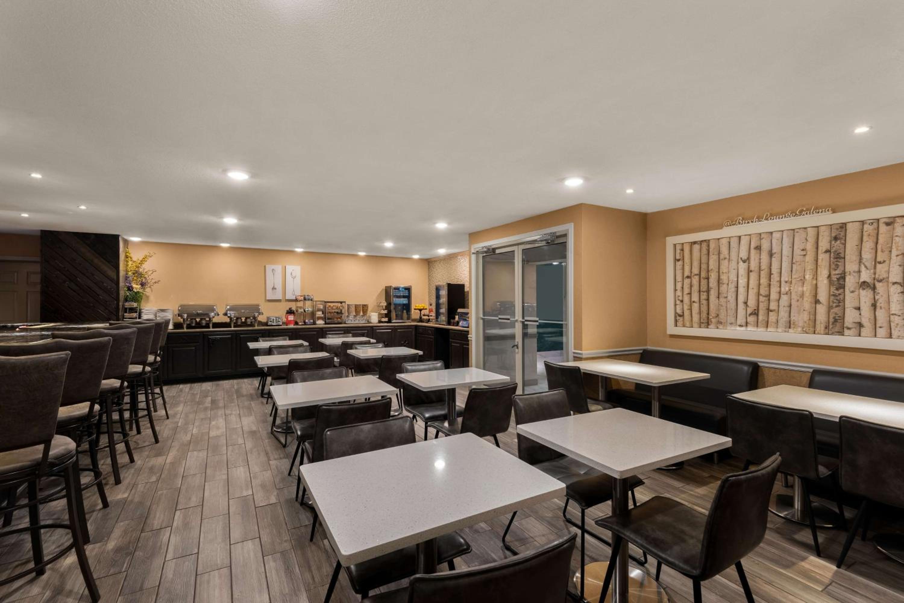 Galena Vacations - Wyndham Garden Galena Hotel  Day Spa - Property Image 4