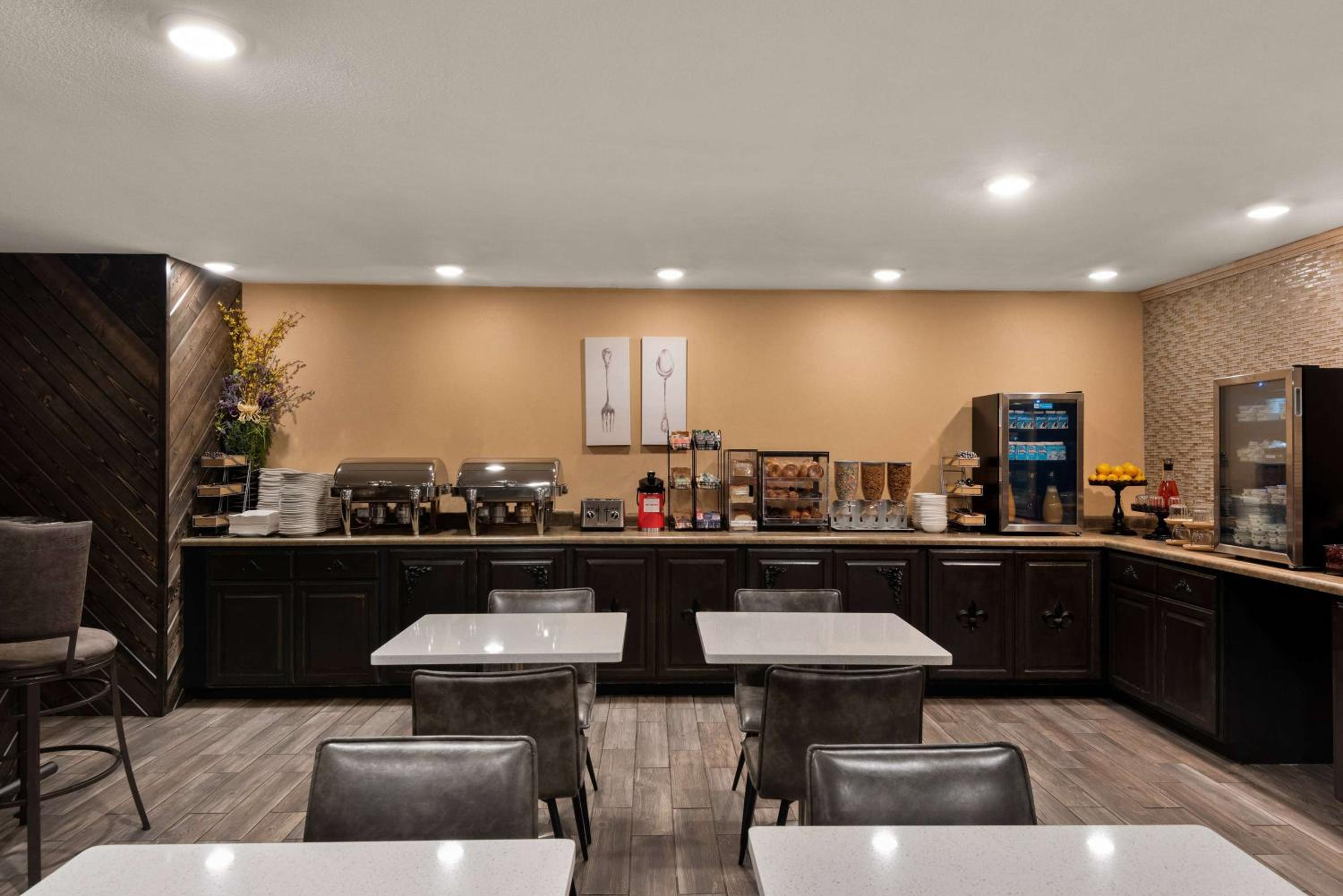 Galena Vacations - Wyndham Garden Galena Hotel  Day Spa - Property Image 5