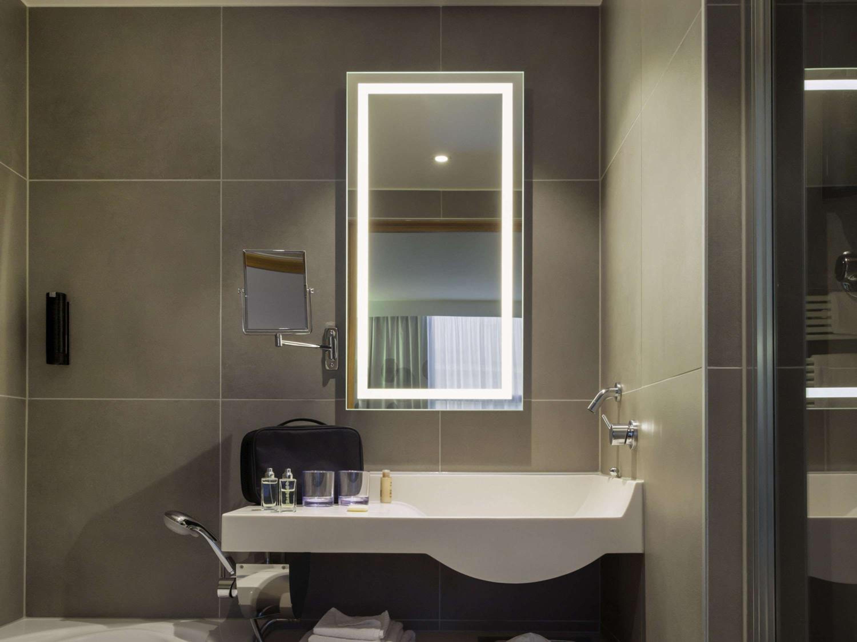 Geneva Vacations - Novotel Geneve Centre - Property Image 49