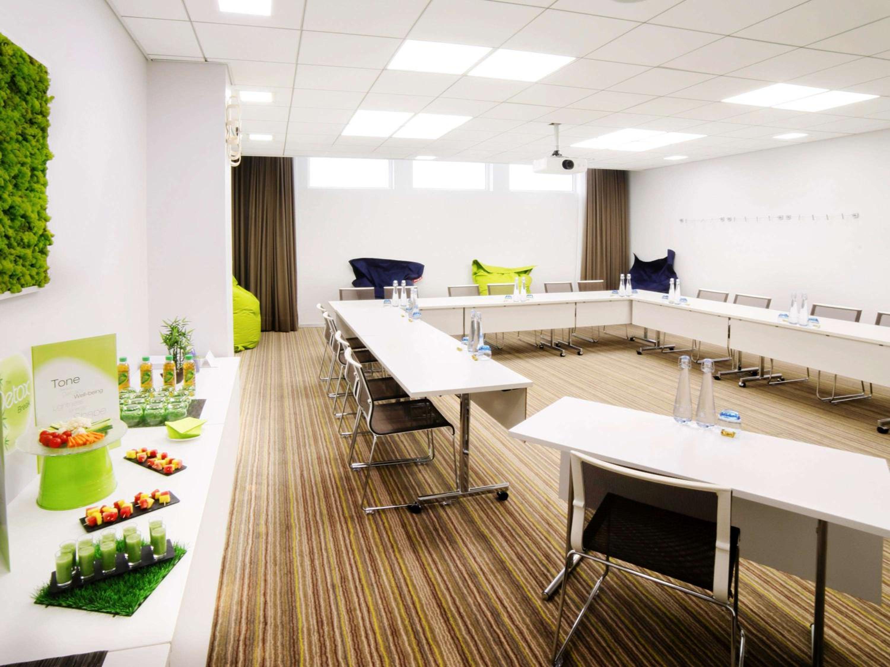 Geneva Vacations - Novotel Geneve Centre - Property Image 22