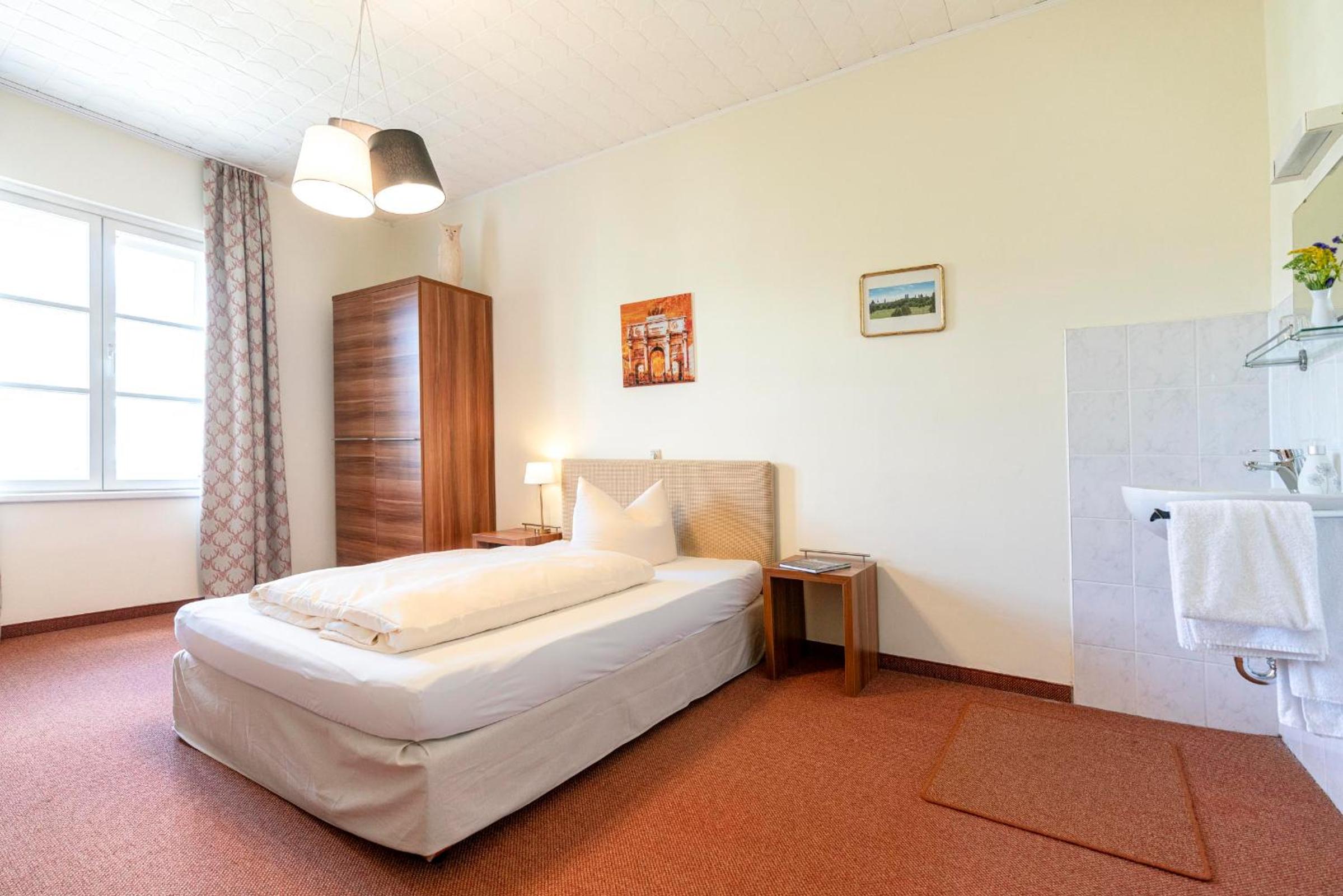 Hotel-Pension am Siegestor - Image 4