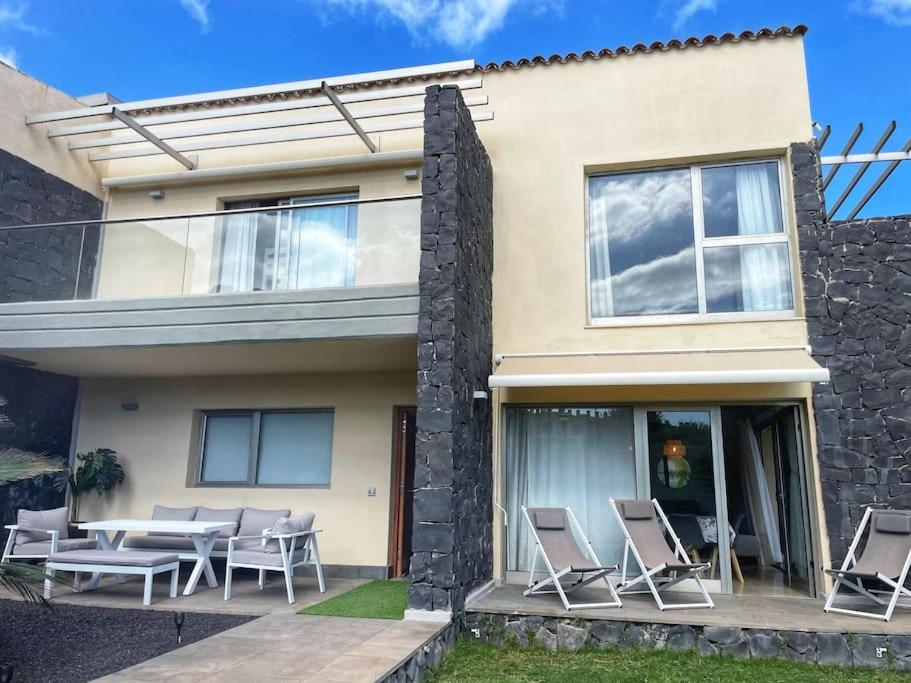 Luxury Oceanview Villa de Nava with heated private pool