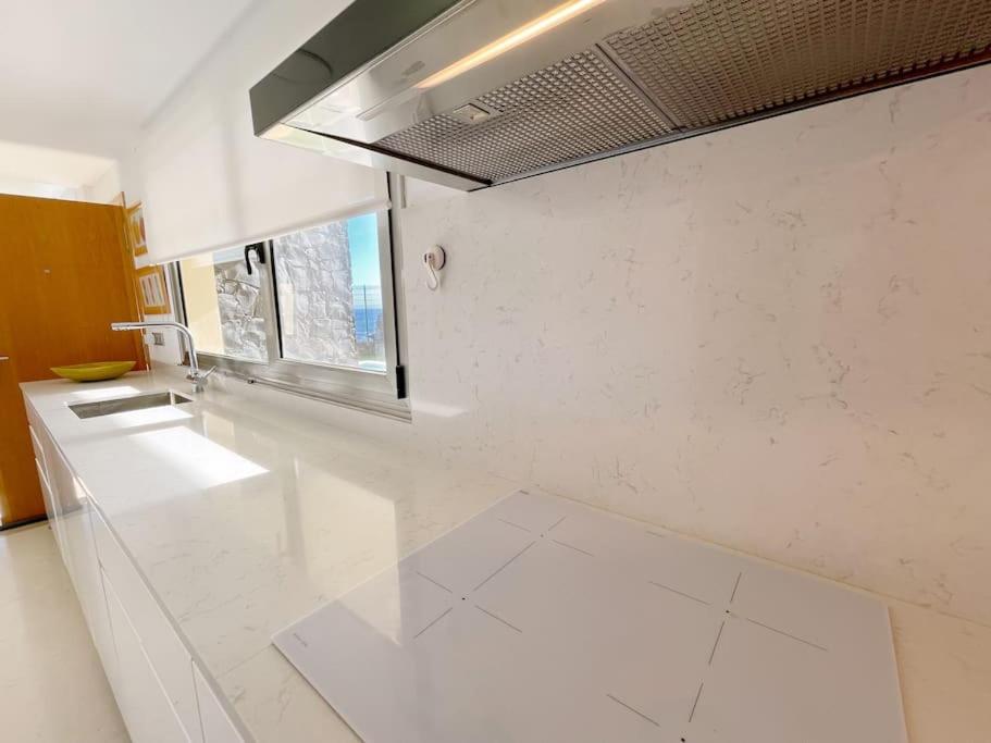 Luxury Oceanview Villa de Nava with heated private pool