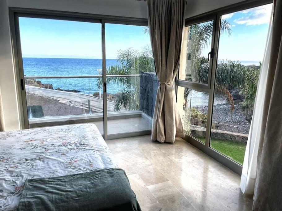 Luxury Oceanview Villa de Nava with heated private pool