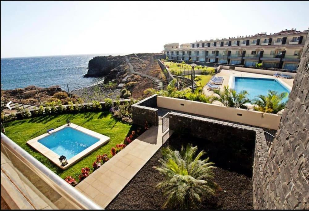 Luxury Oceanview Villa de Nava with heated private pool