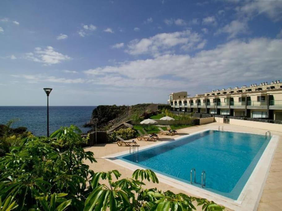 Luxury Oceanview Villa de Nava with heated private pool