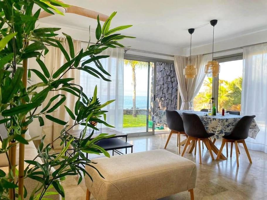 Luxury Oceanview Villa de Nava with heated private pool