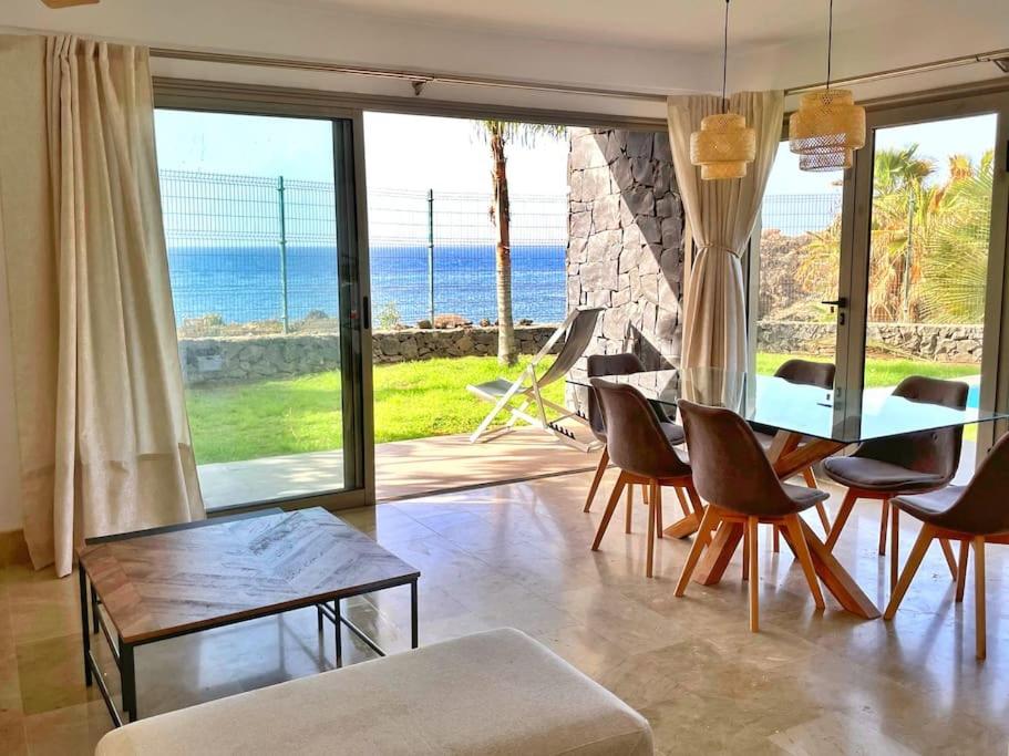Luxury Oceanview Villa de Nava with heated private pool