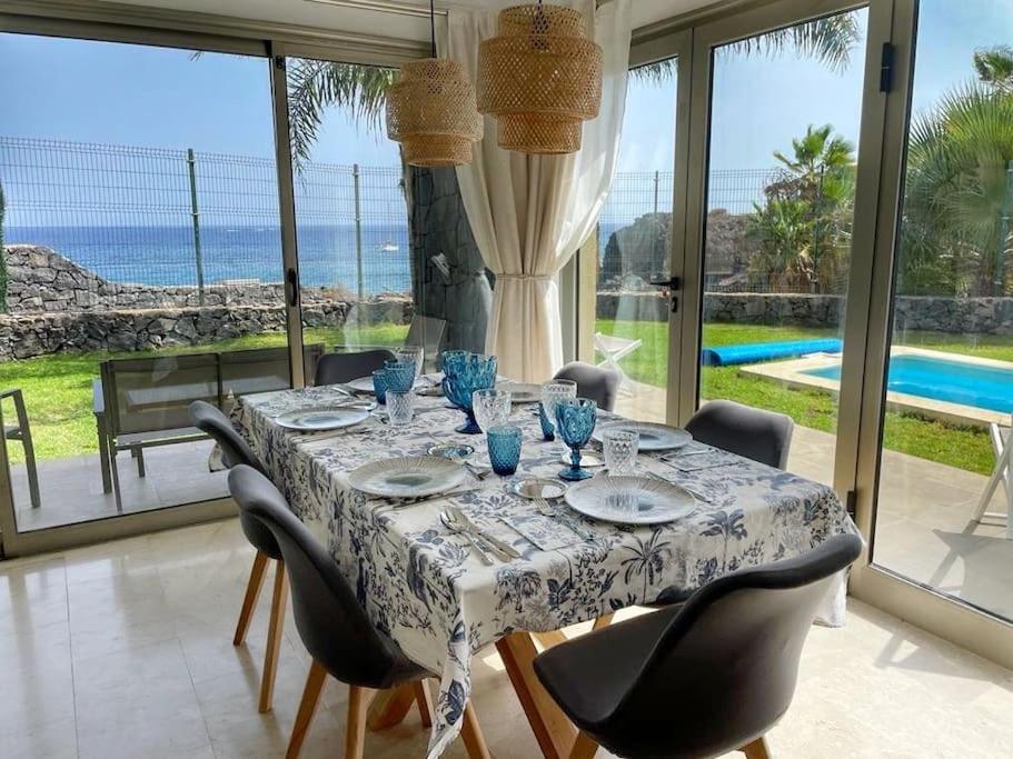 Luxury Oceanview Villa de Nava with heated private pool