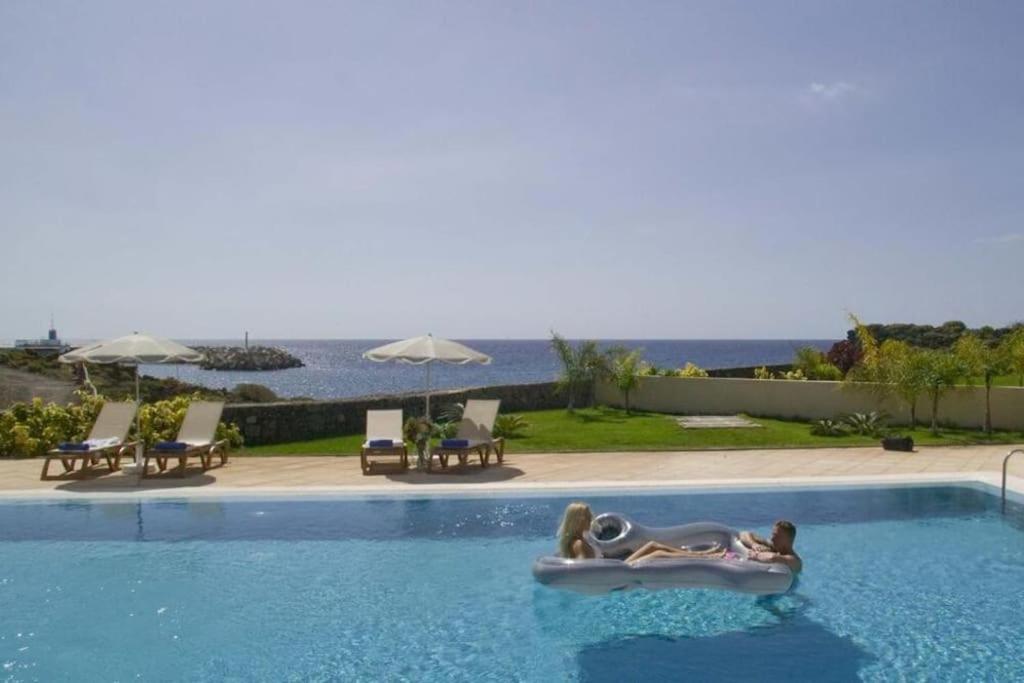 Luxury Oceanview Villa de Nava with heated private pool
