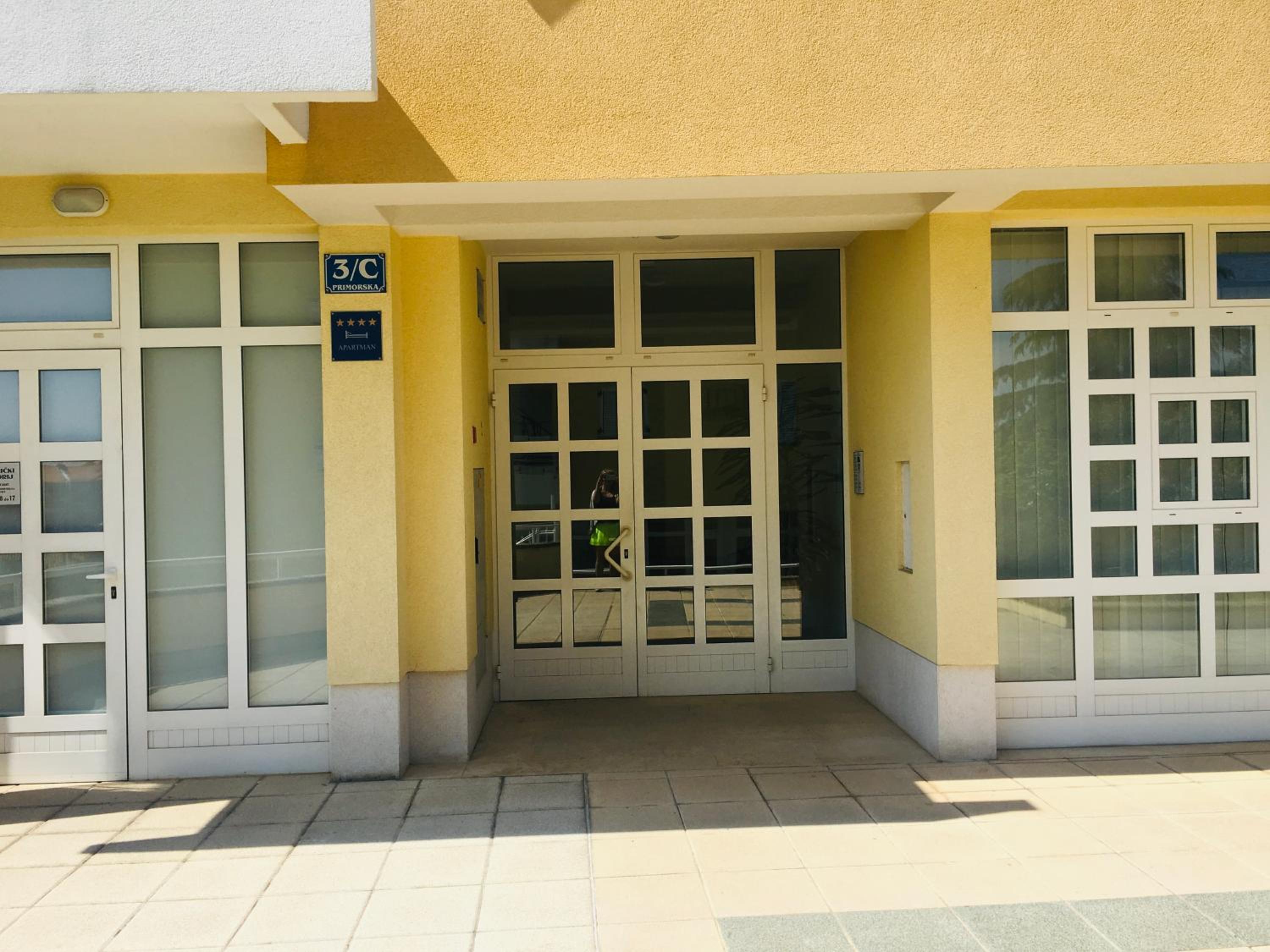 Hotel Apartment Tina - Image 1