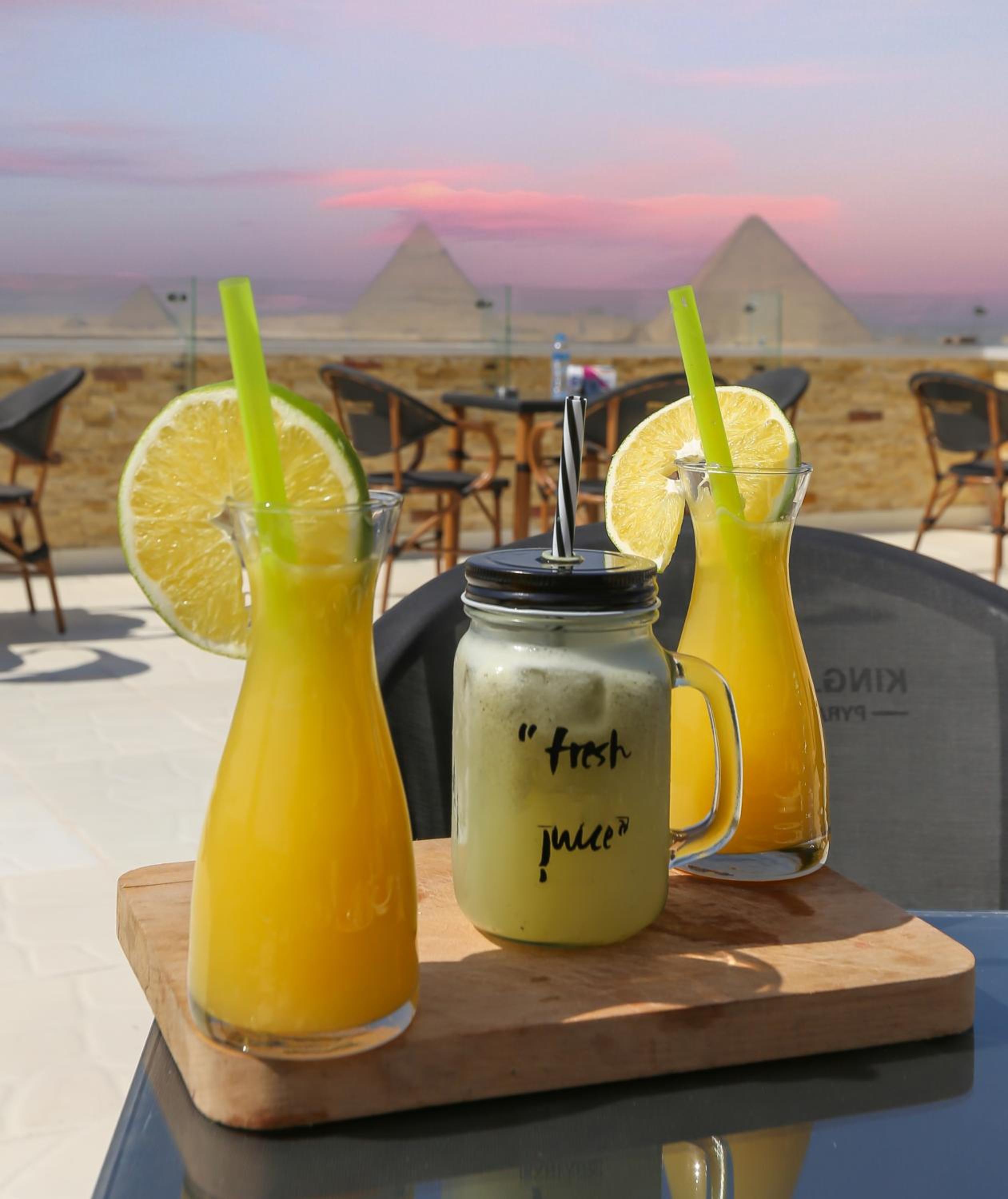 Venus Pyramids Inn - Top Roof Access W Free Break Fast