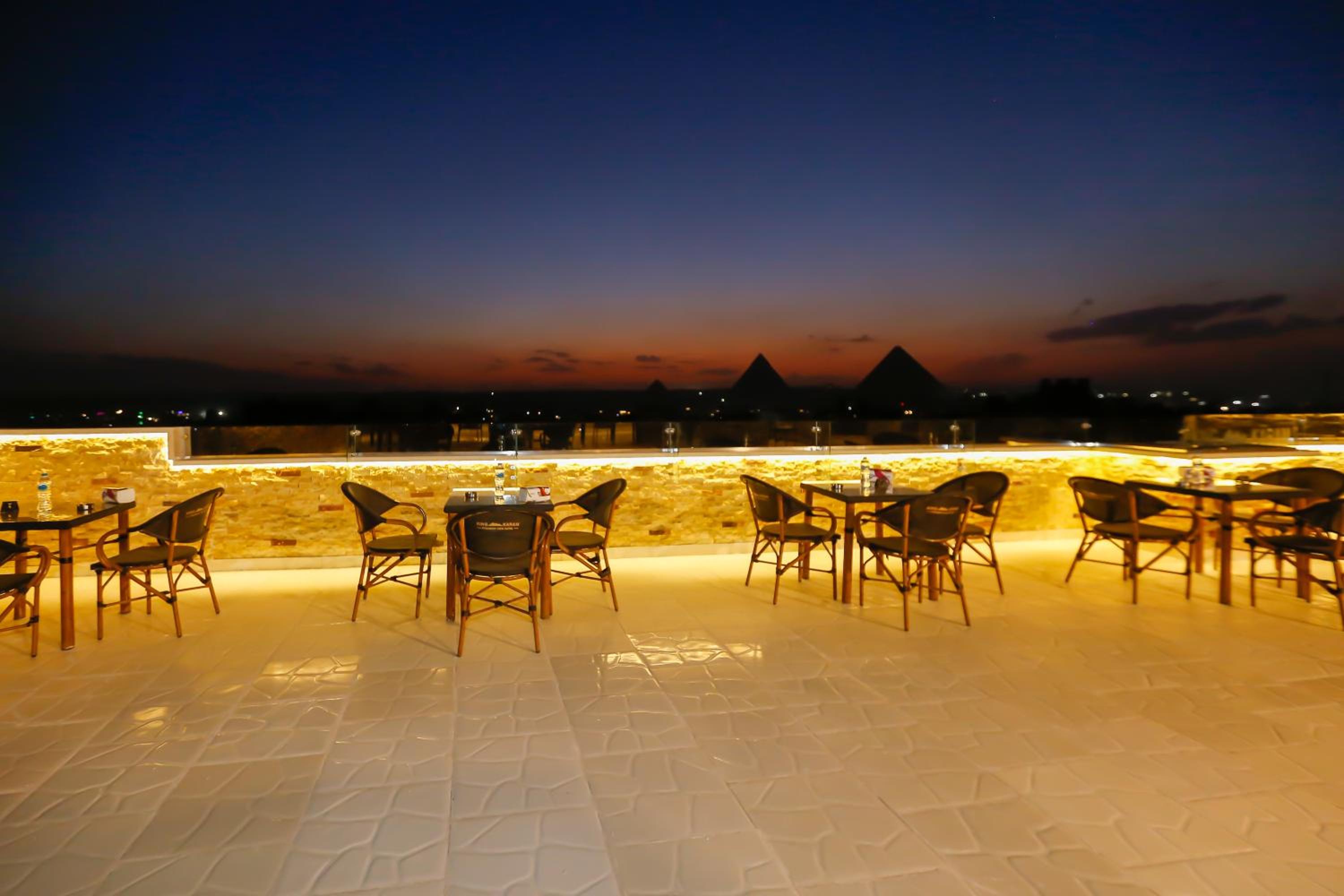 Venus Pyramids Inn - Top Roof Access W Free Break Fast