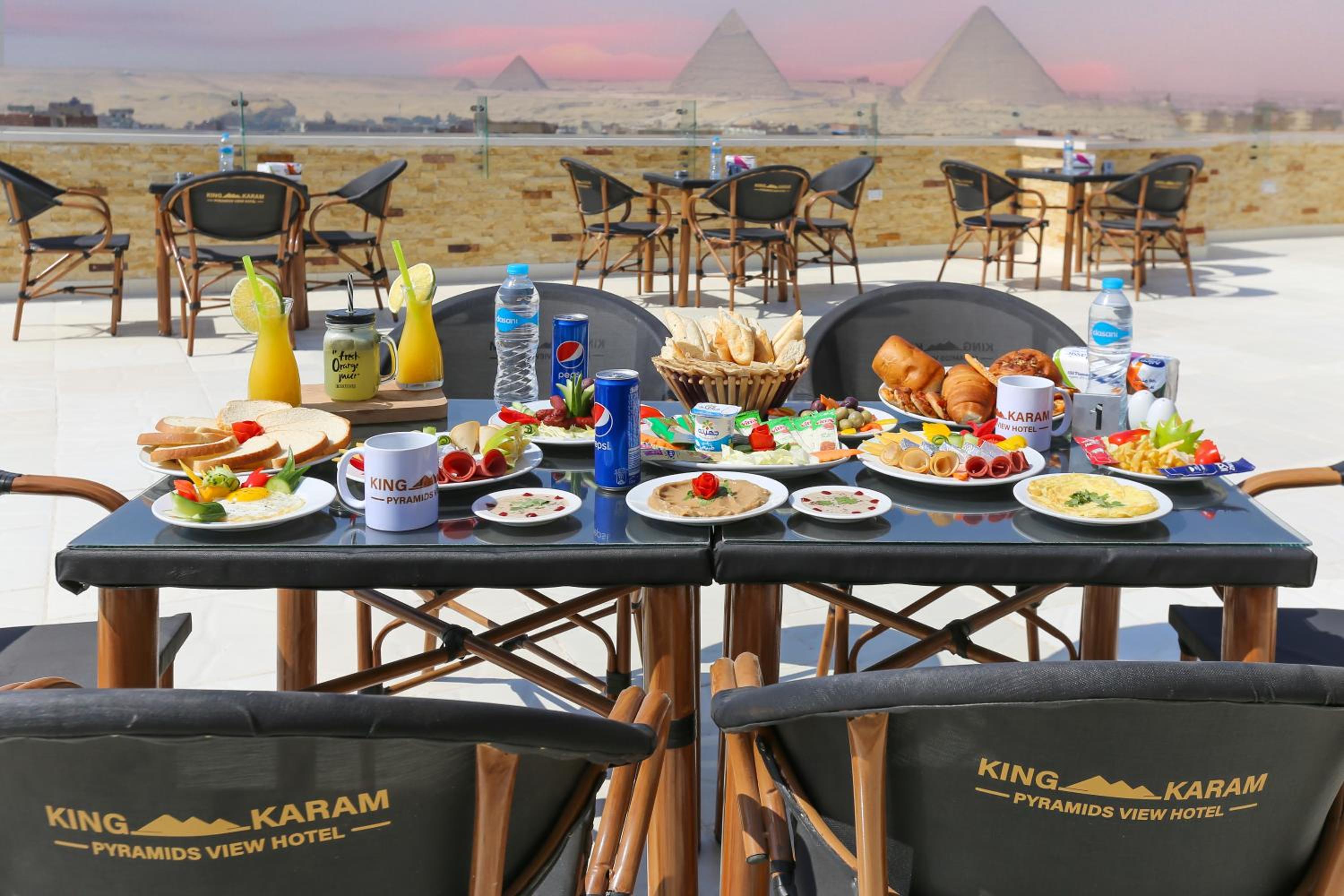 Venus Pyramids Inn - Top Roof Access W Free Break Fast