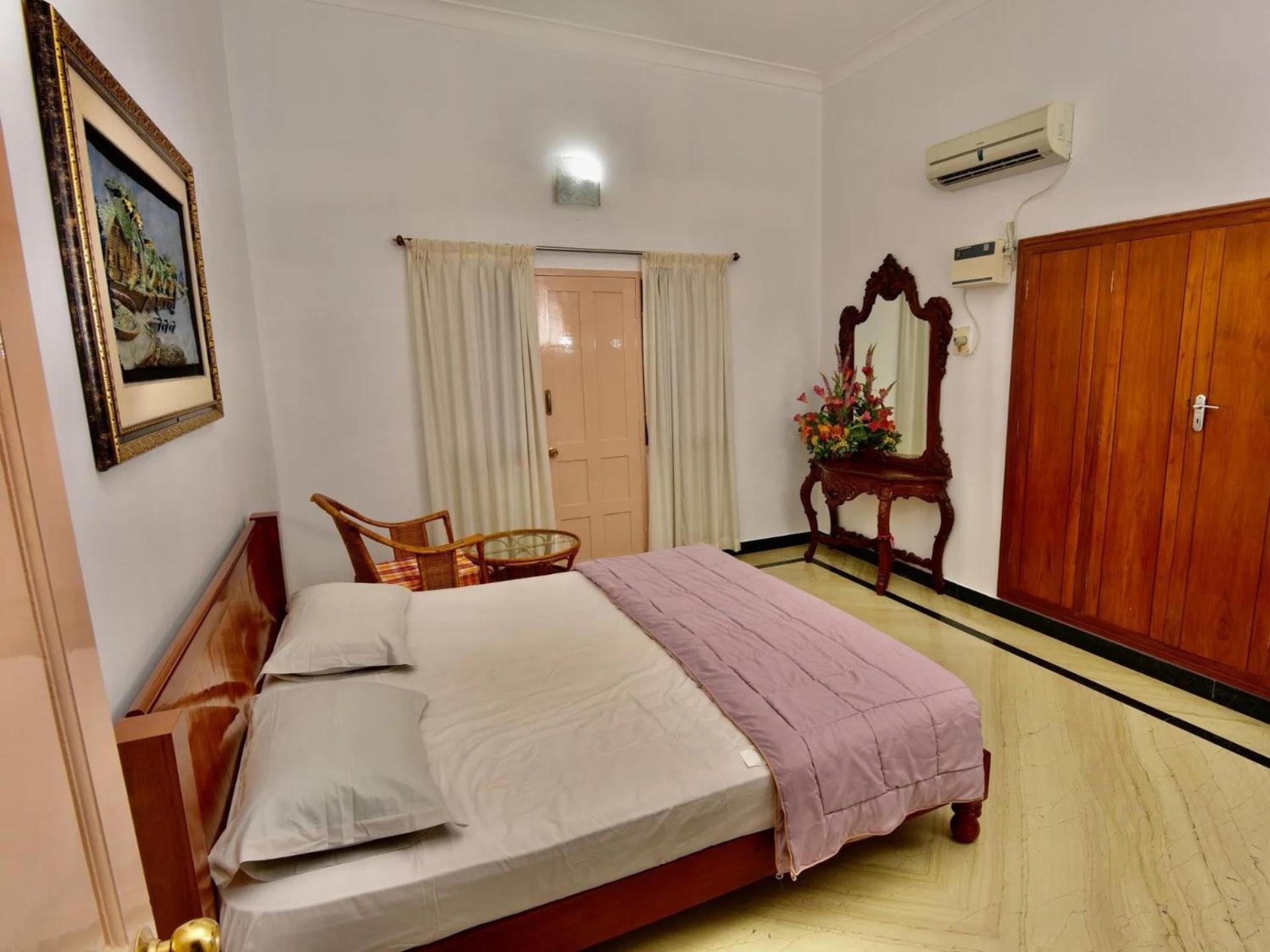 HiveStay Kuvathur