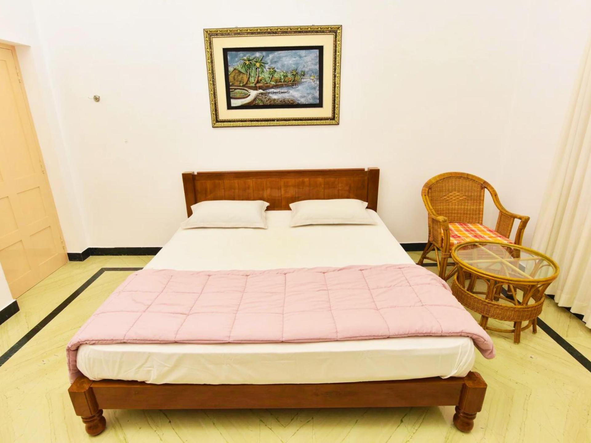 HiveStay Kuvathur