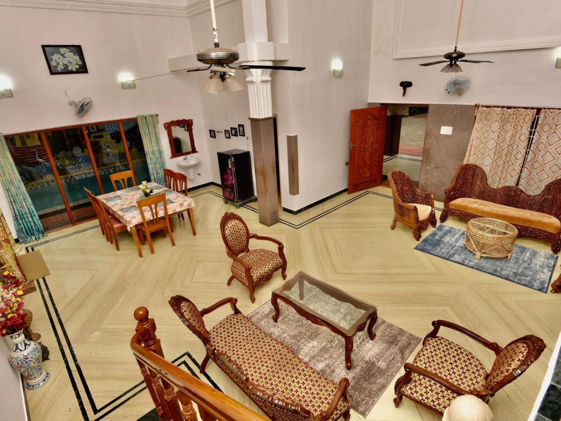 HiveStay Kuvathur