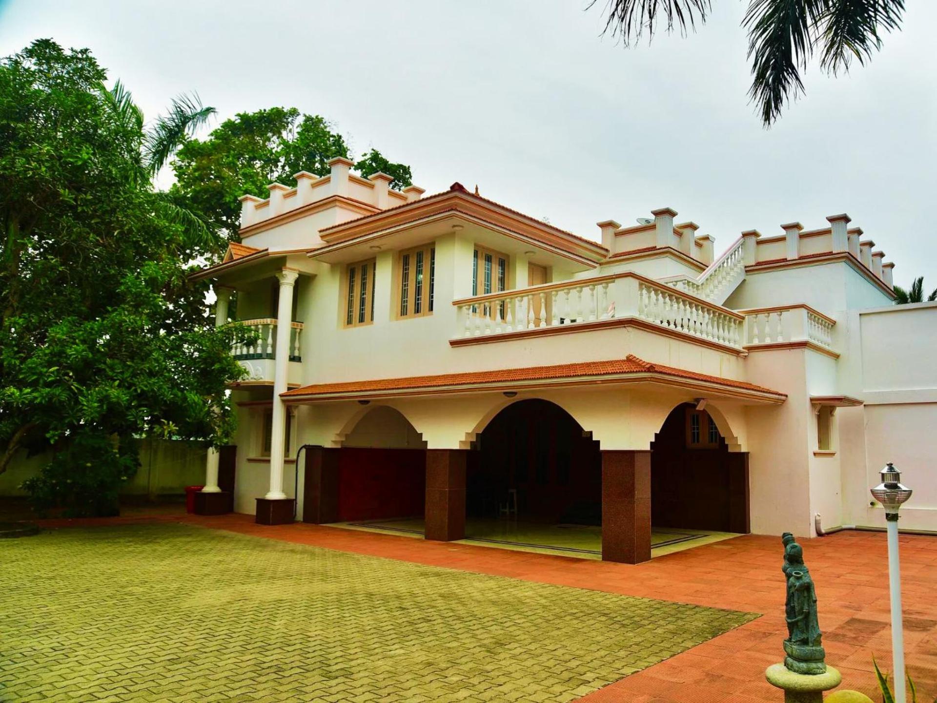 HiveStay Kuvathur