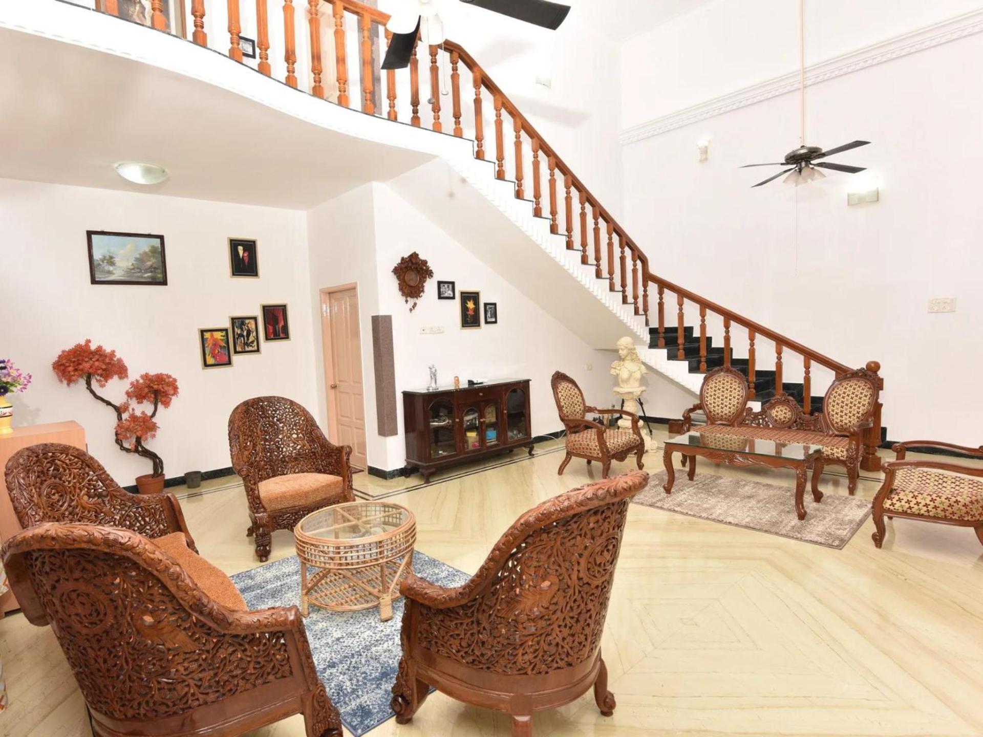 HiveStay Kuvathur