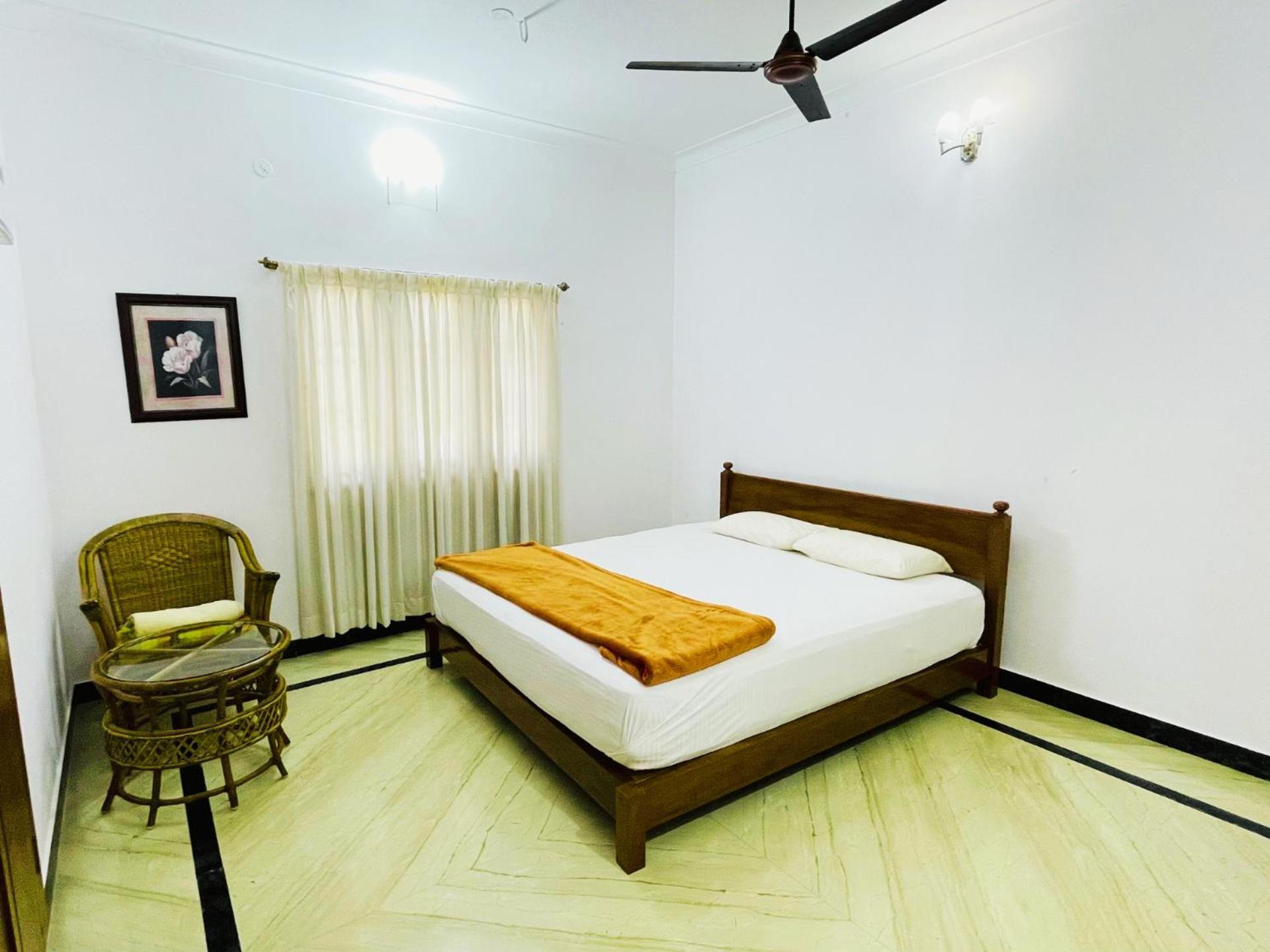 HiveStay Kuvathur