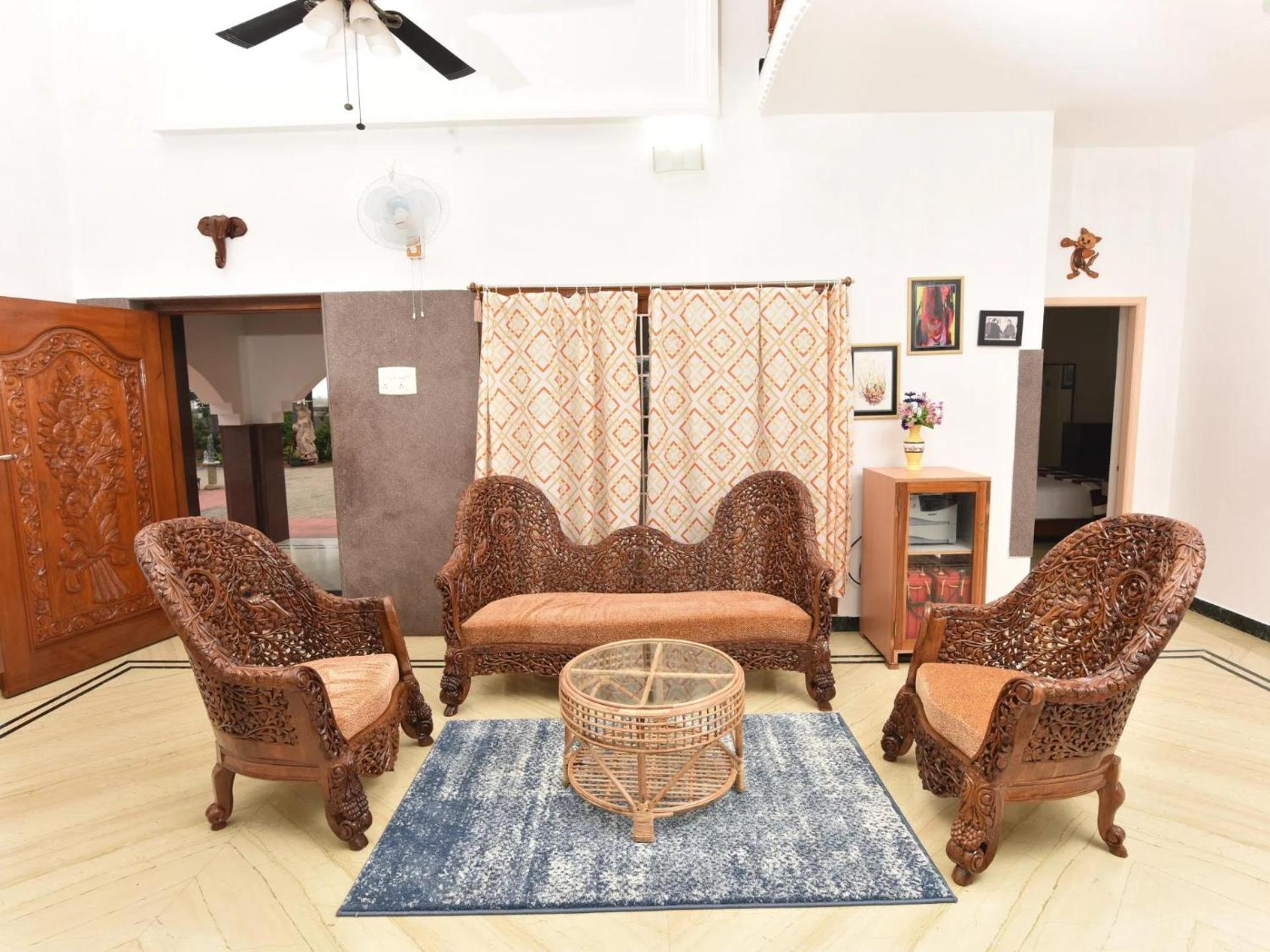 HiveStay Kuvathur