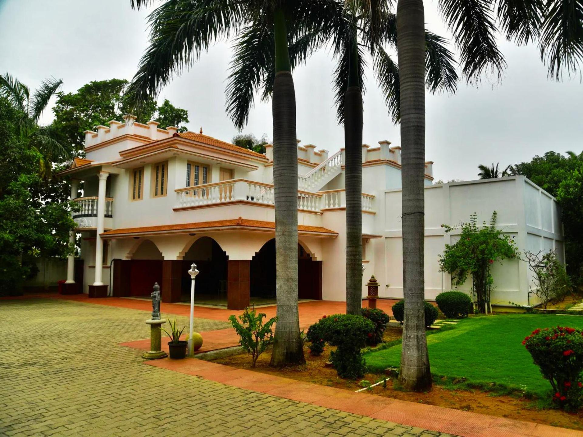 HiveStay Kuvathur