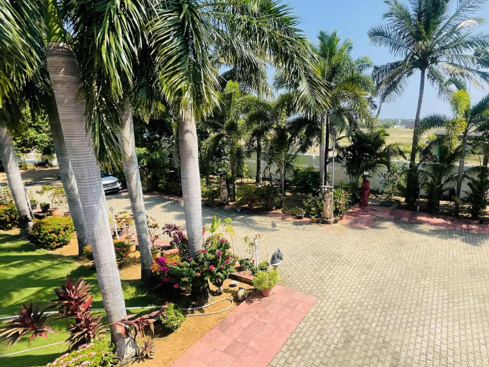 HiveStay Kuvathur