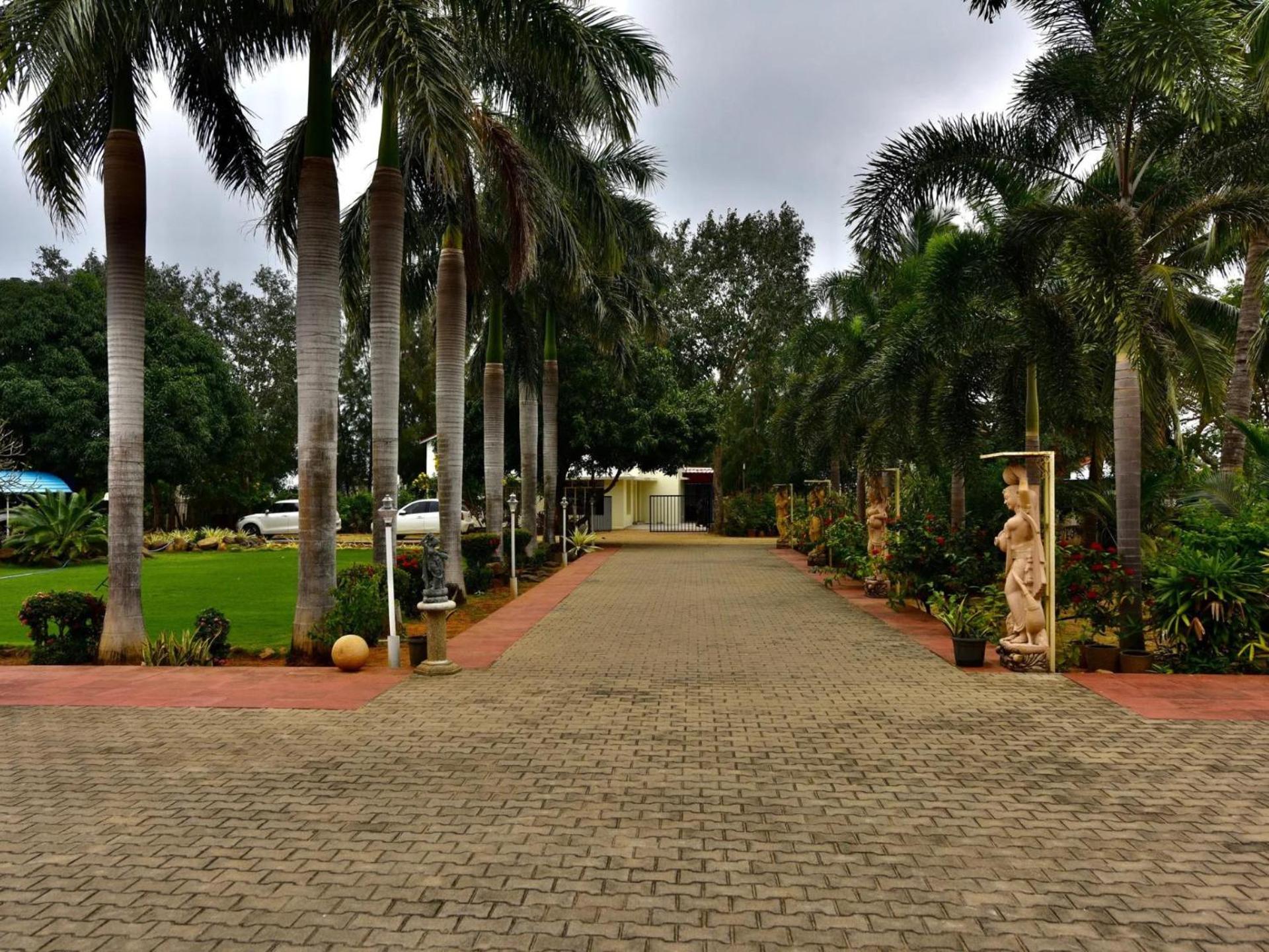 HiveStay Kuvathur