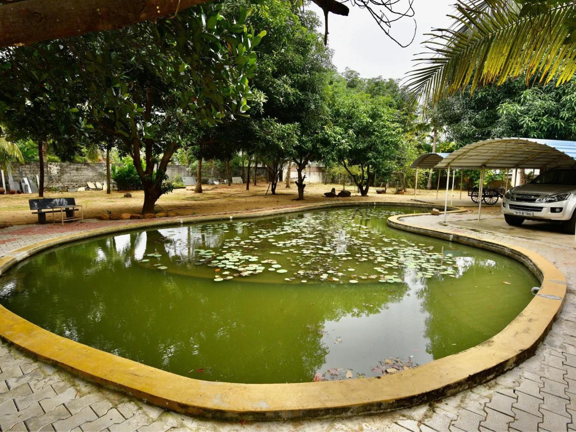 HiveStay Kuvathur