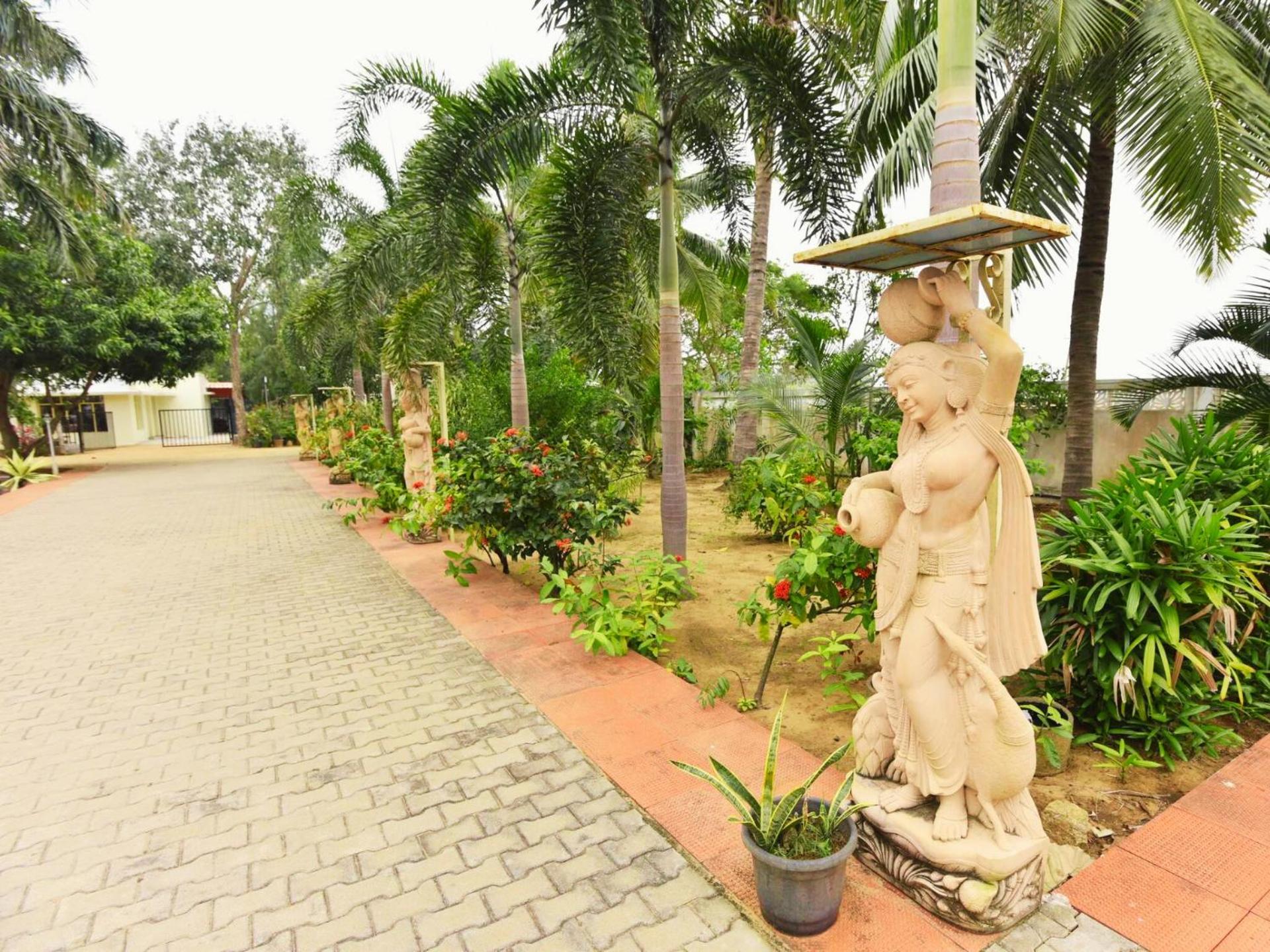 HiveStay Kuvathur