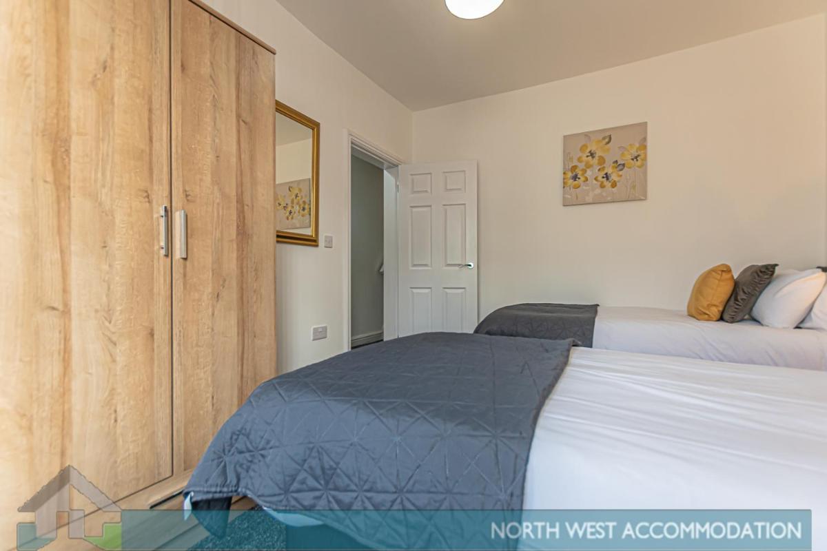 Wellfield Serviced Accommodation (Warrington) view 5