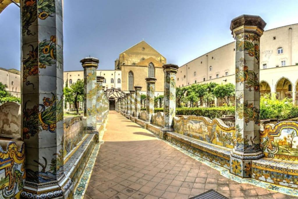 Lovely 11 guests flat, Via Tribunali, City Center!