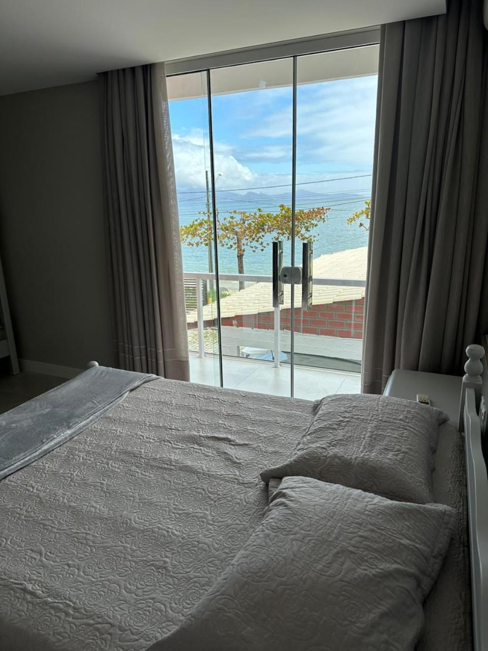 Apartamento Frente Mar em Porto Belo view 4