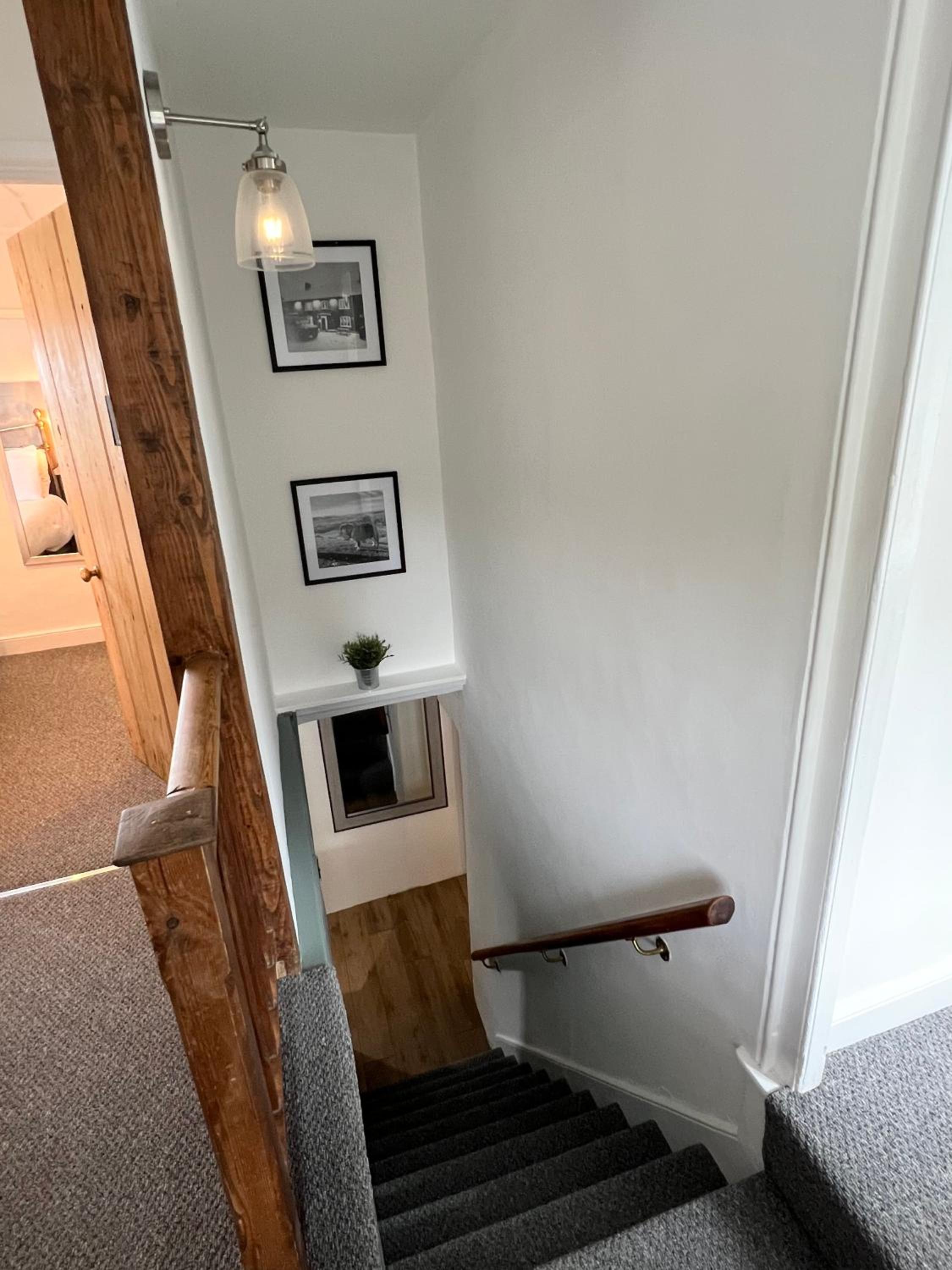 Hurst Cottage - A Cosy 2-Bedroom Cottage Escape in Dorset view 2