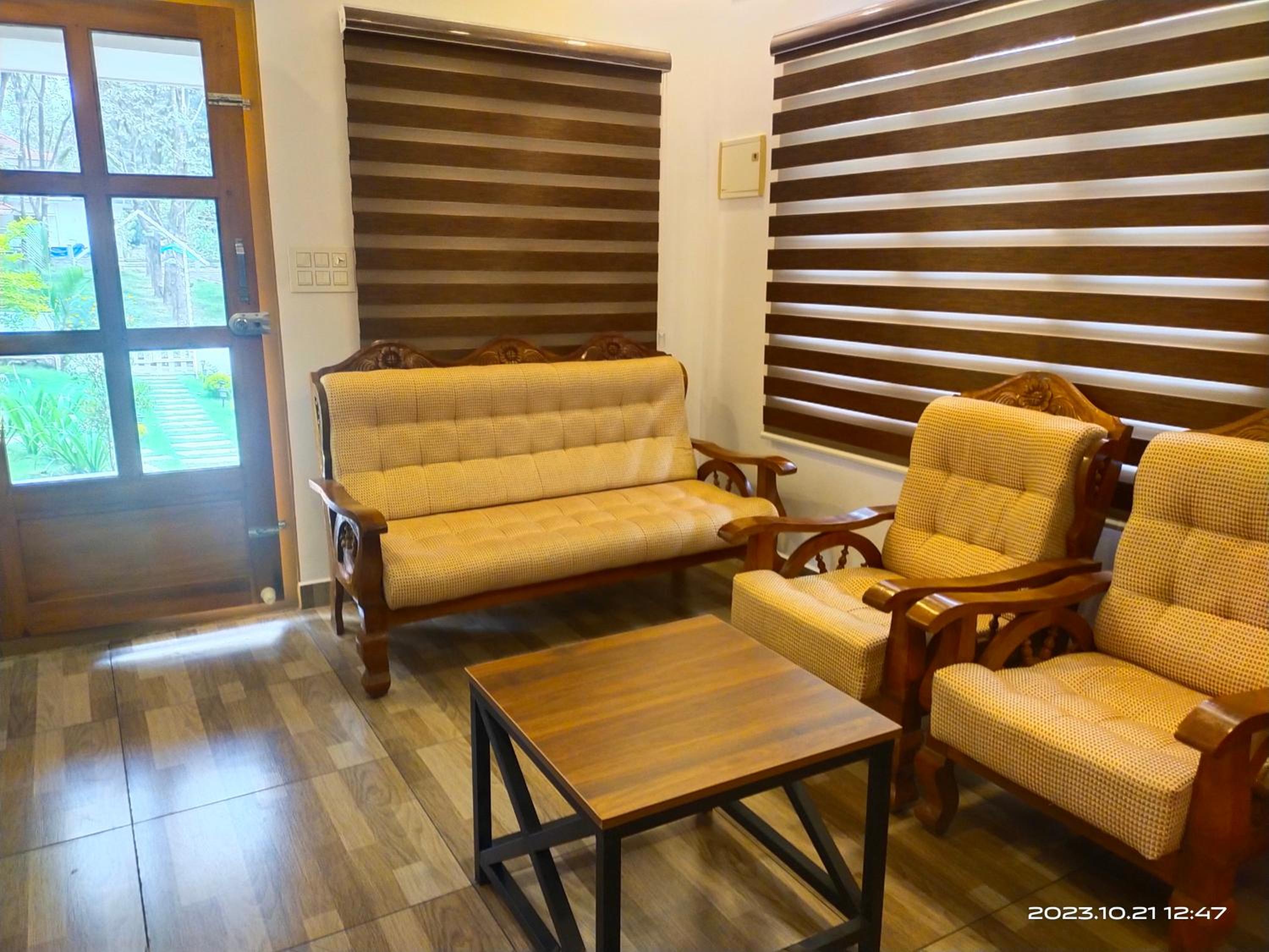 Family Cottage at Merlys Fruit Garden, Thattekkad view 5