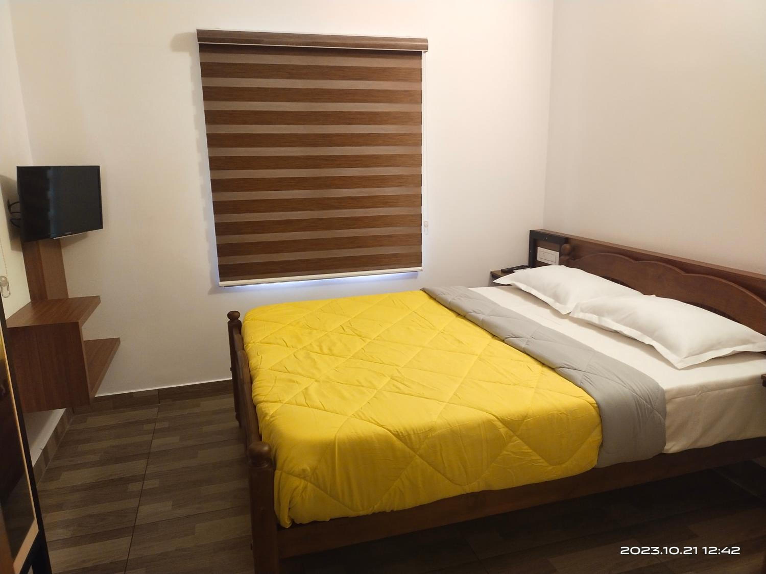 Family Cottage at Merlys Fruit Garden, Thattekkad view 3