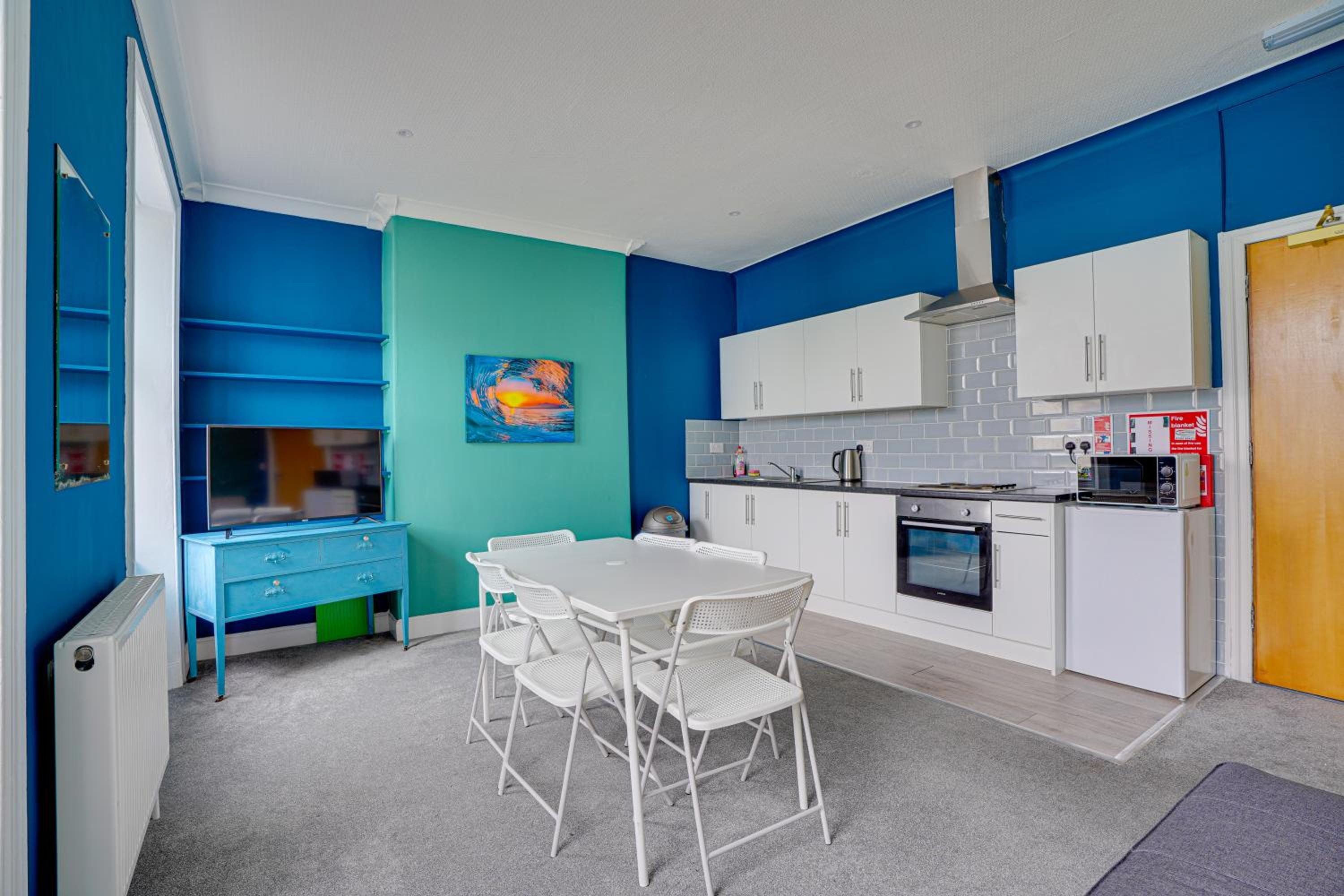 One-Bedroom Apartment: Sleeps 4 Comfortably view 4