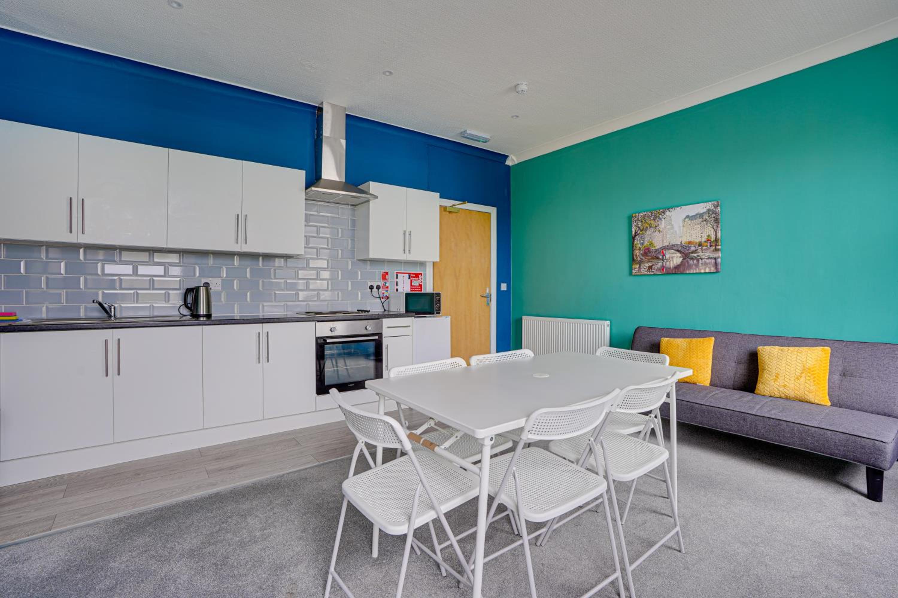 One-Bedroom Apartment: Sleeps 4 Comfortably view 5