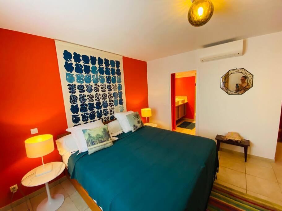 BOSECRET Superbe et vaste appartement sur la plage à Orient Bay Piscine view 2