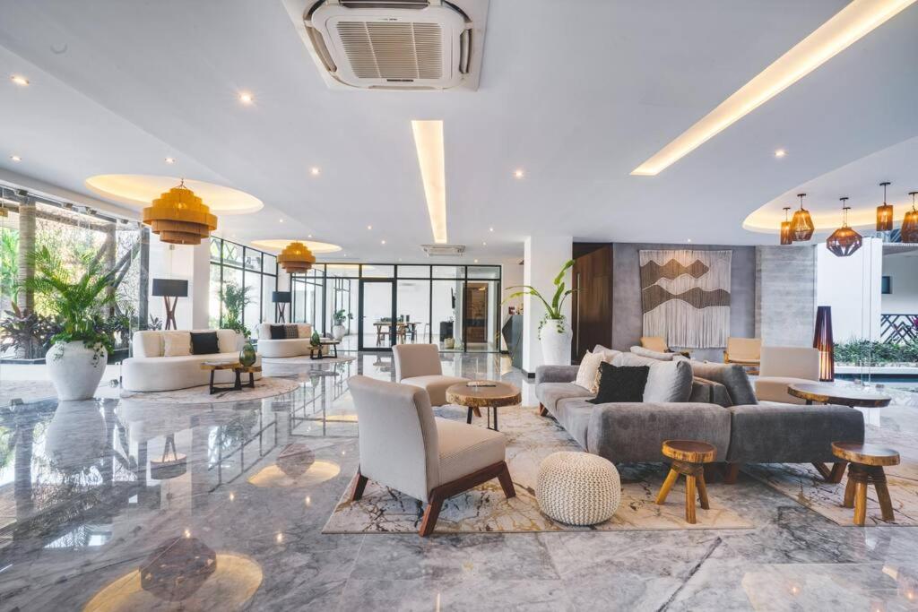 La Bohème Ultra-Luxe Condo view 3