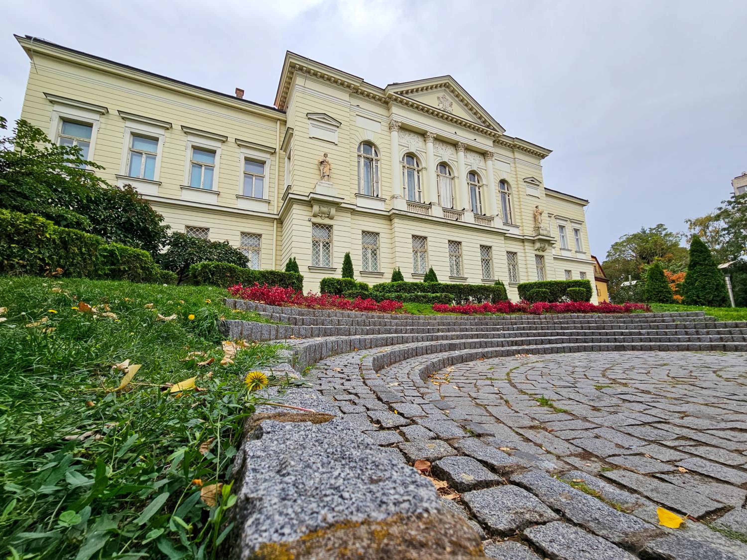 Roman Apartman