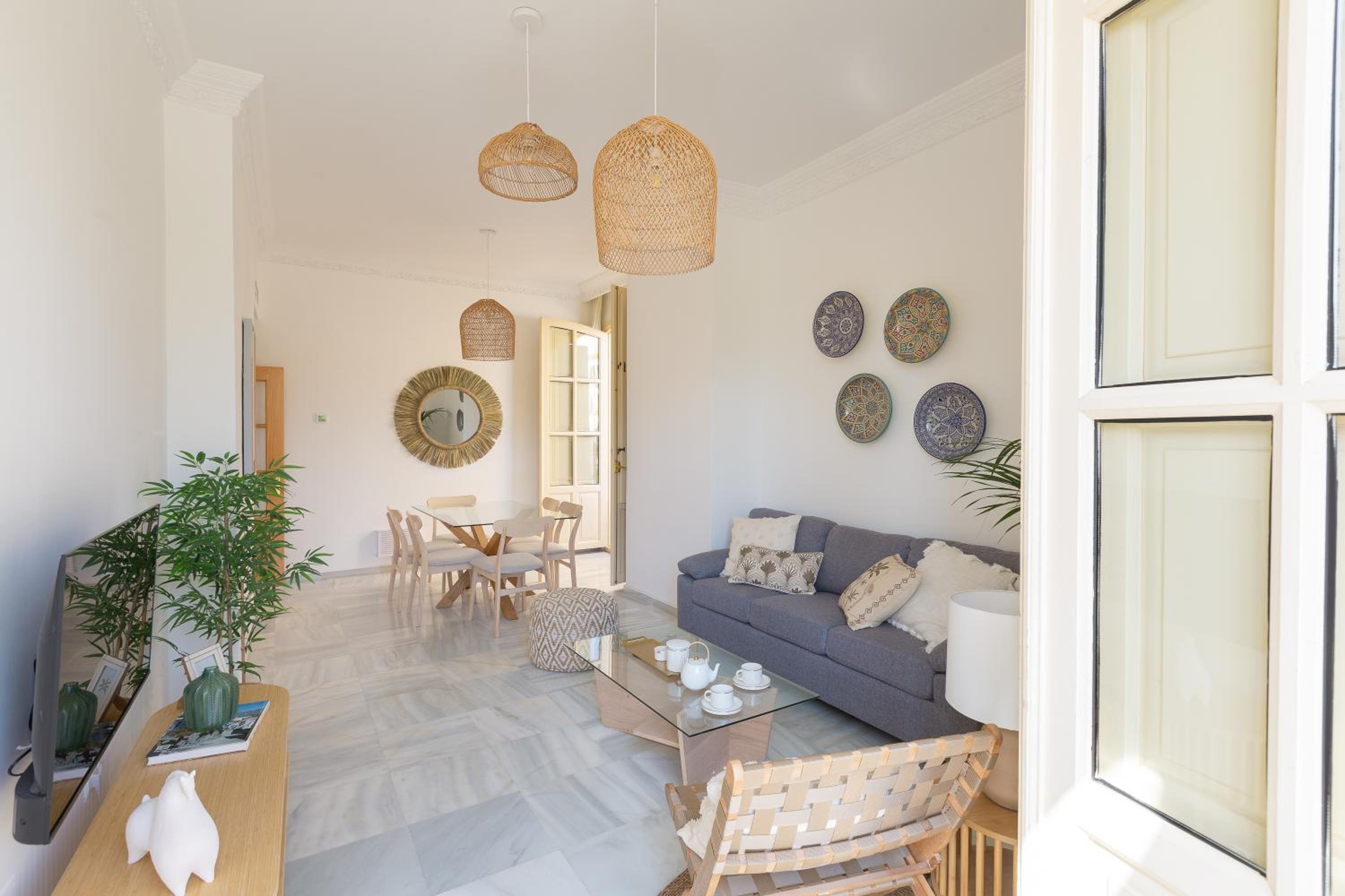 Balcón de Picasso: Bright apartment with incredible views