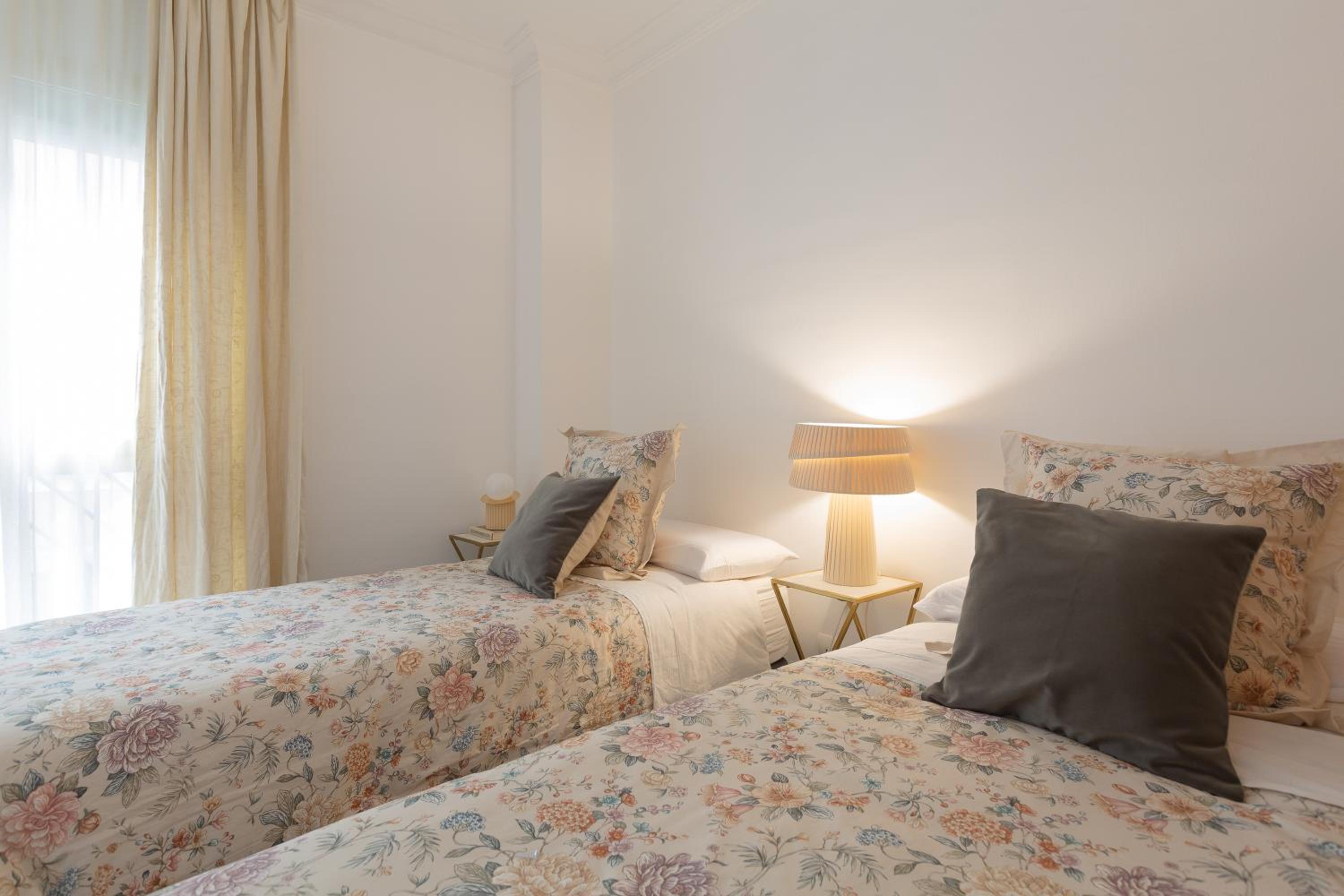 Balcón de Picasso: Bright apartment with incredible views