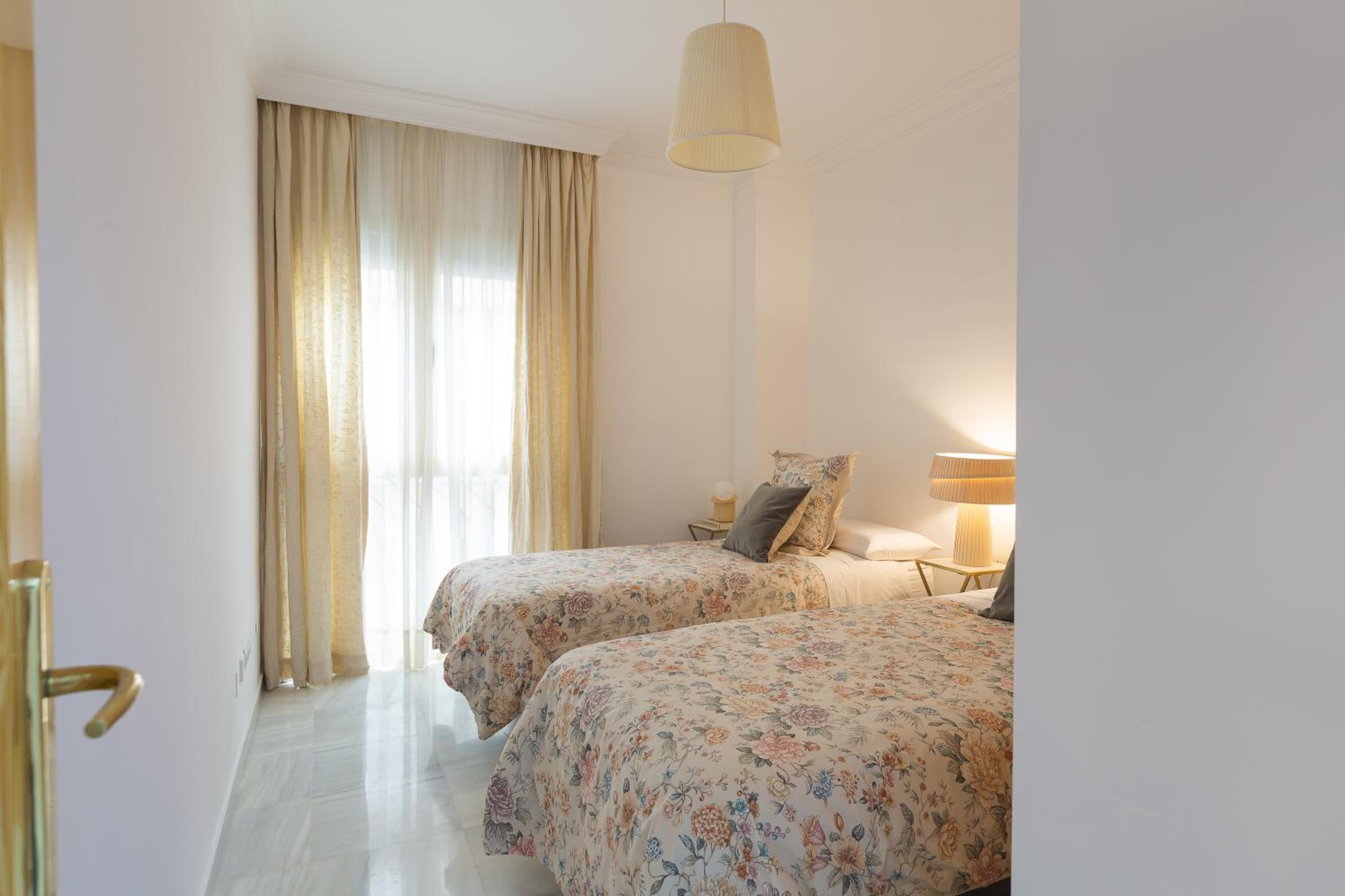 Balcón de Picasso: Bright apartment with incredible views