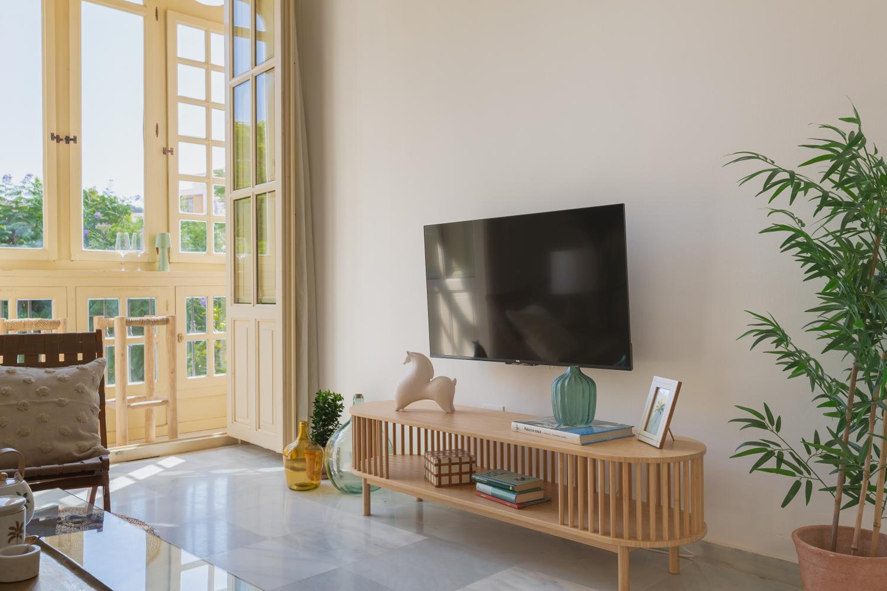 Balcón de Picasso: Bright apartment with incredible views