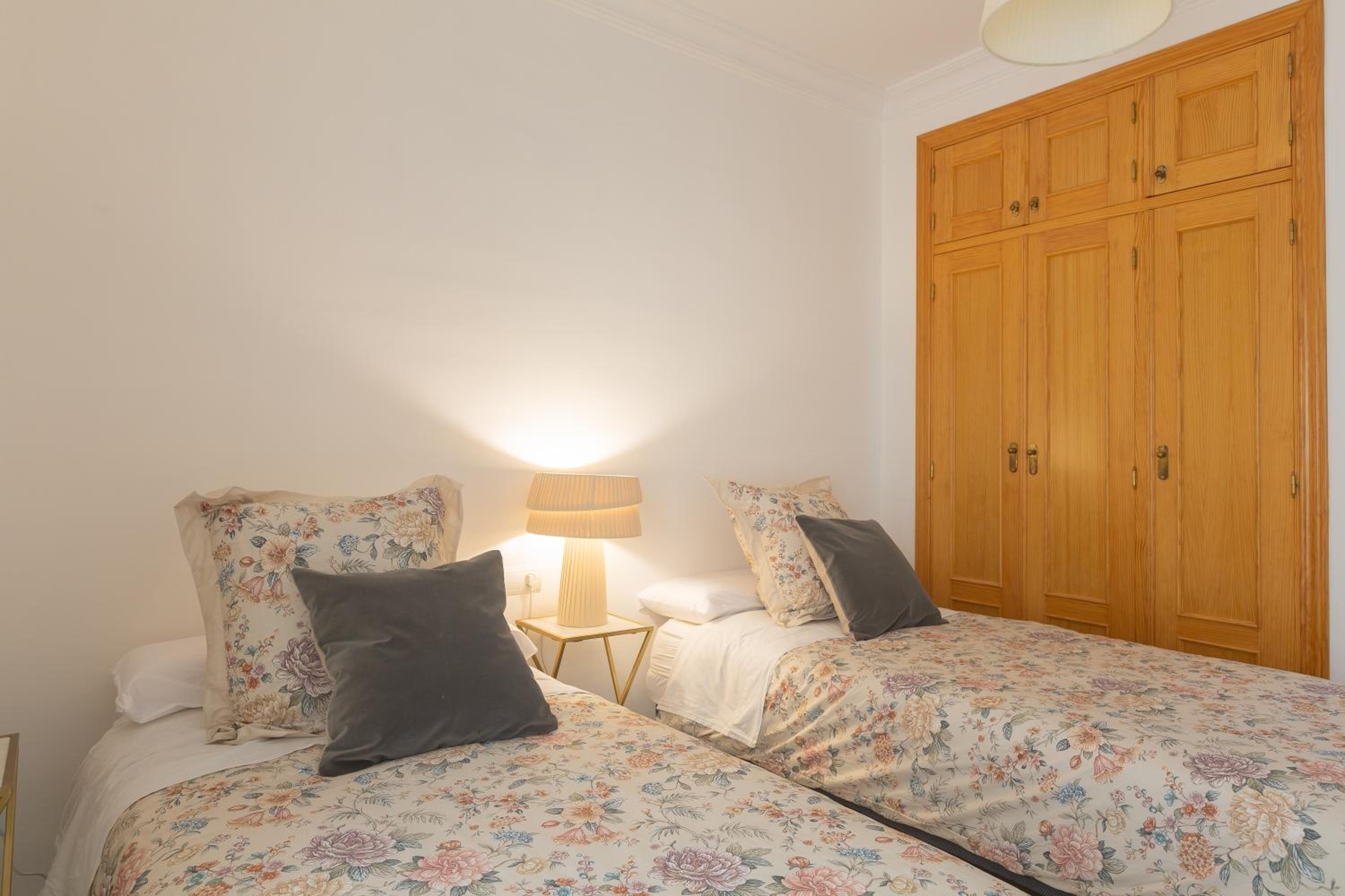 Balcón de Picasso: Bright apartment with incredible views