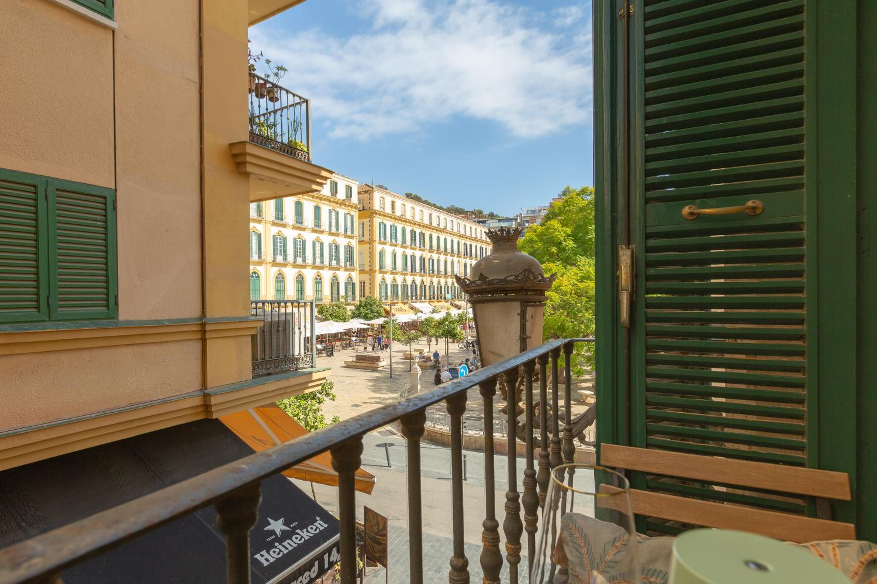 Balcón de Picasso: Bright apartment with incredible views